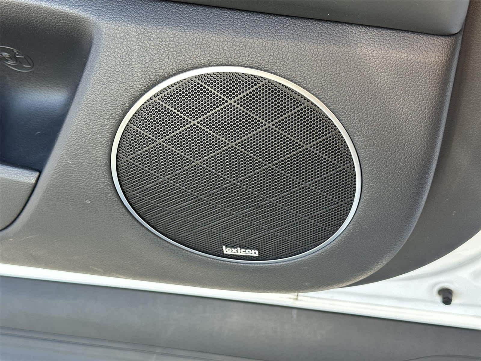 Thumbnail: 2021 Genesis GV80 - 30