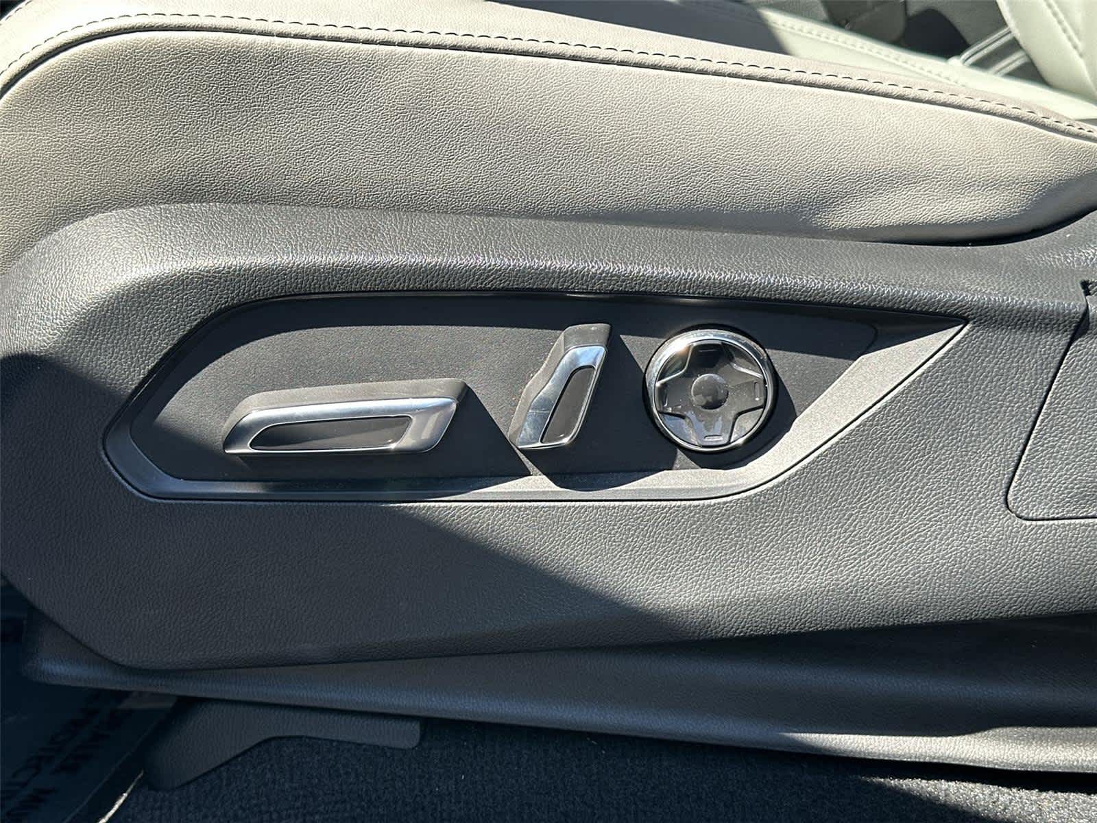 Thumbnail: 2023 Acura MDX - 23