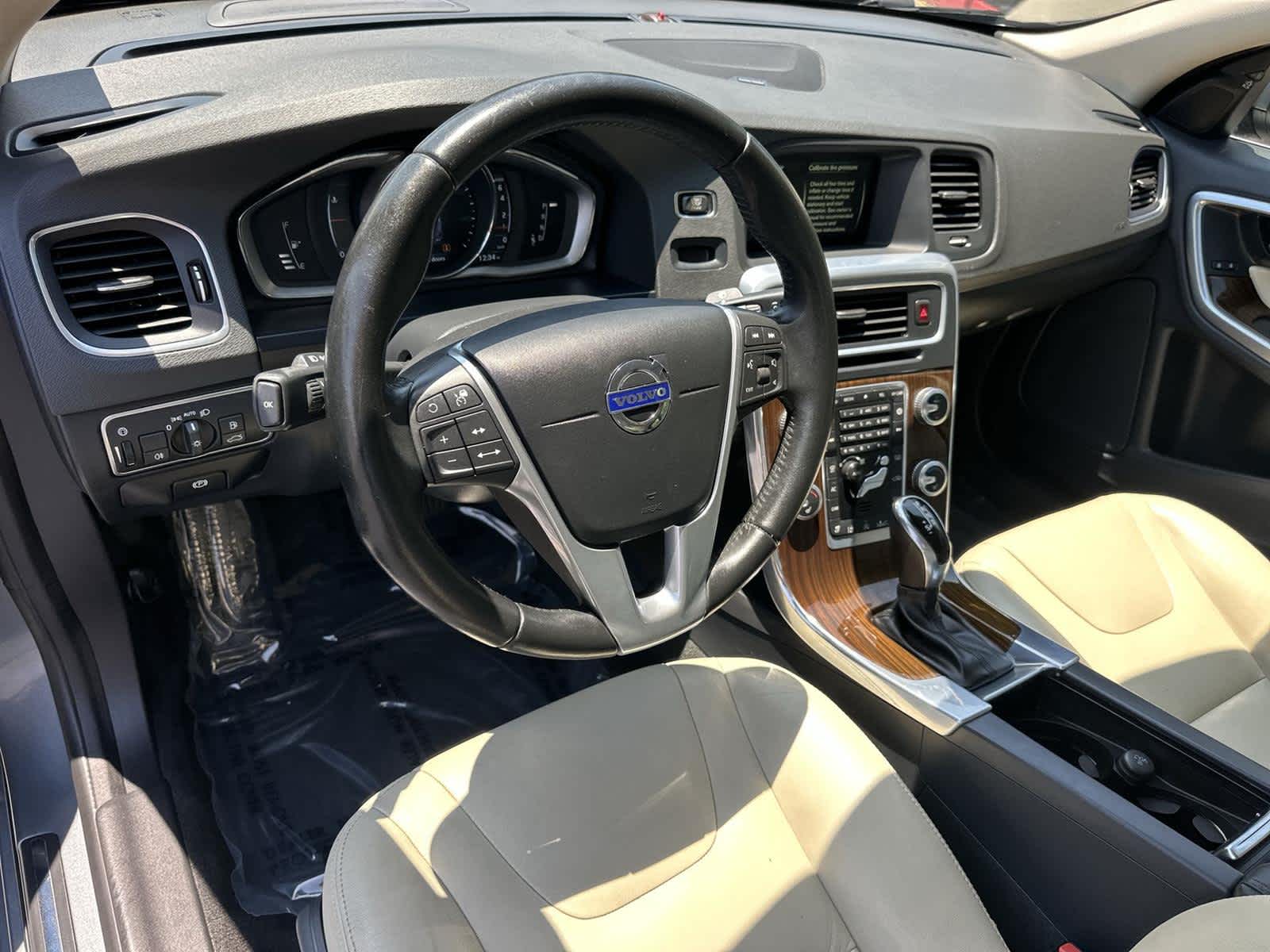 Thumbnail: 2016 Volvo S60 - 2