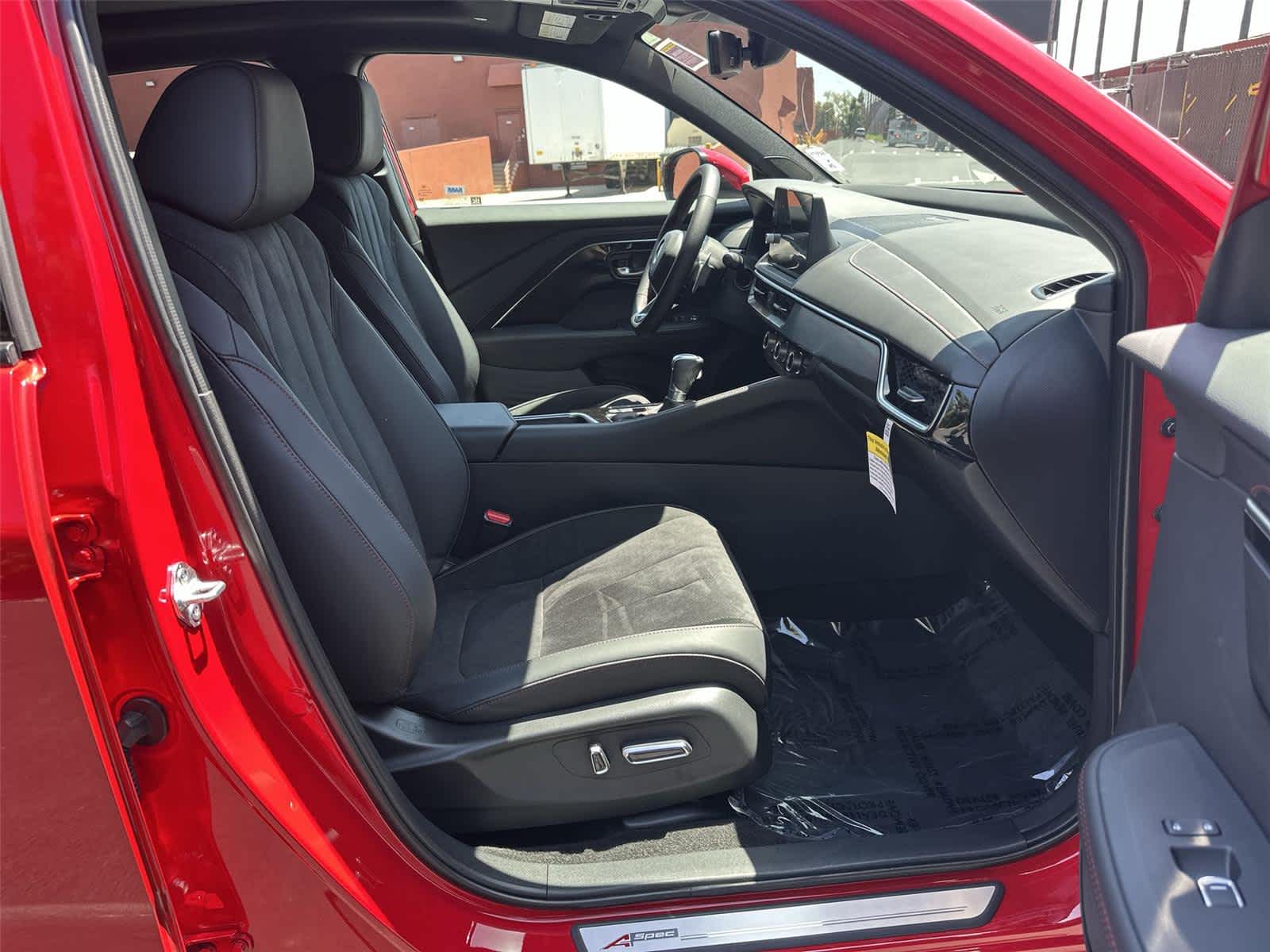 Thumbnail: 2025 Acura ADX - 14