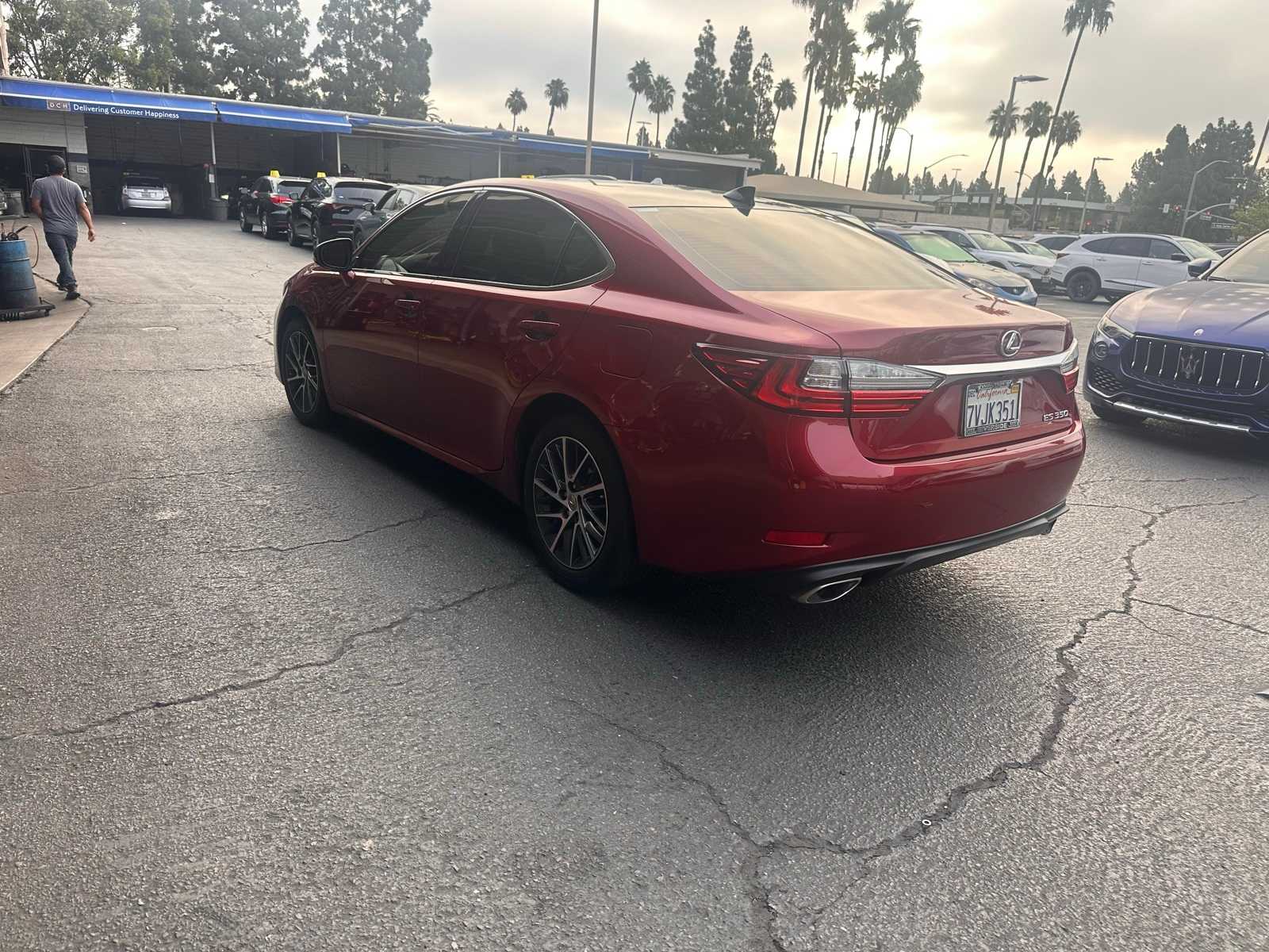 Thumbnail: 2017 Lexus ES - 3