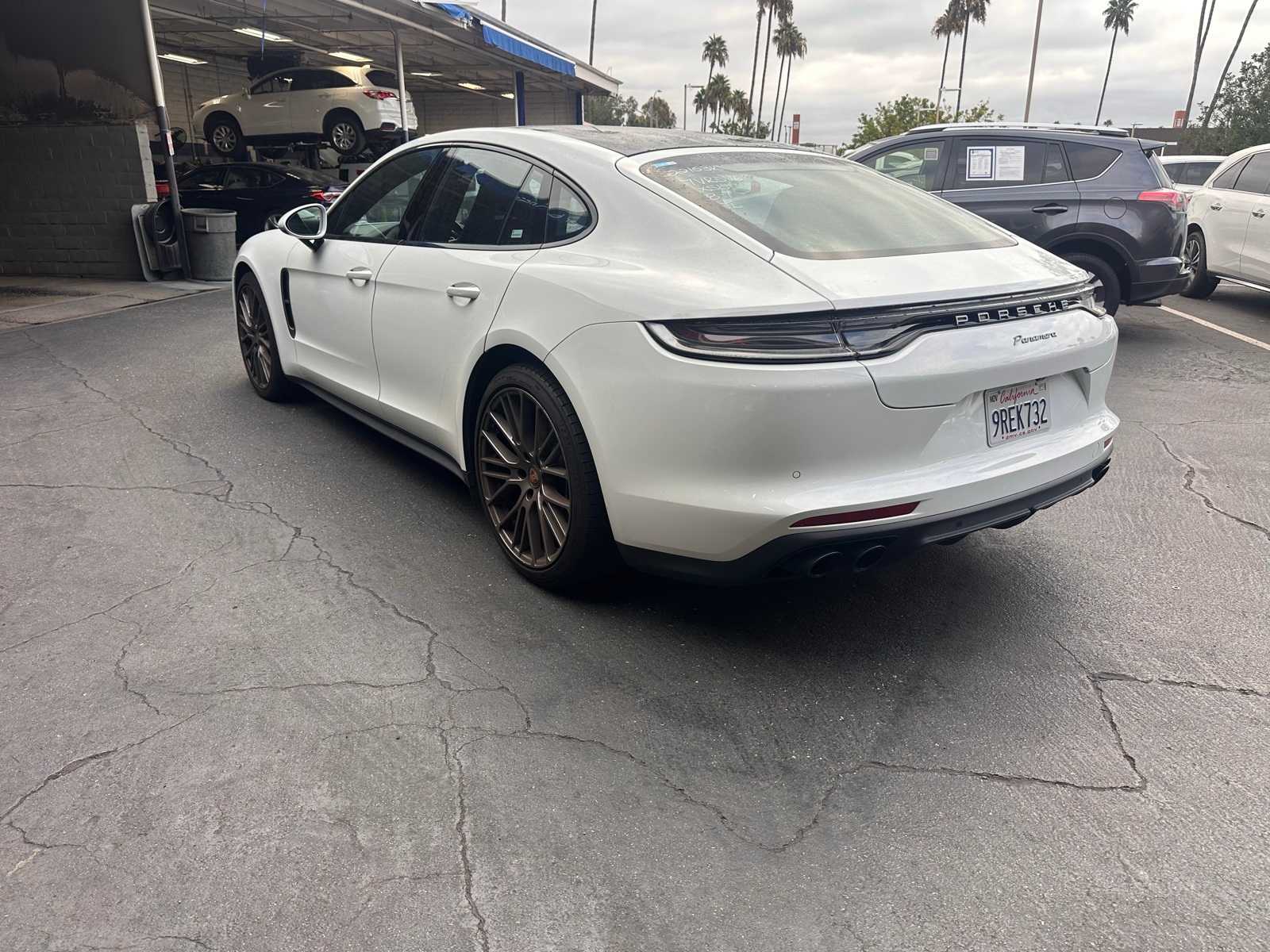 Thumbnail: 2022 Porsche Panamera - 3