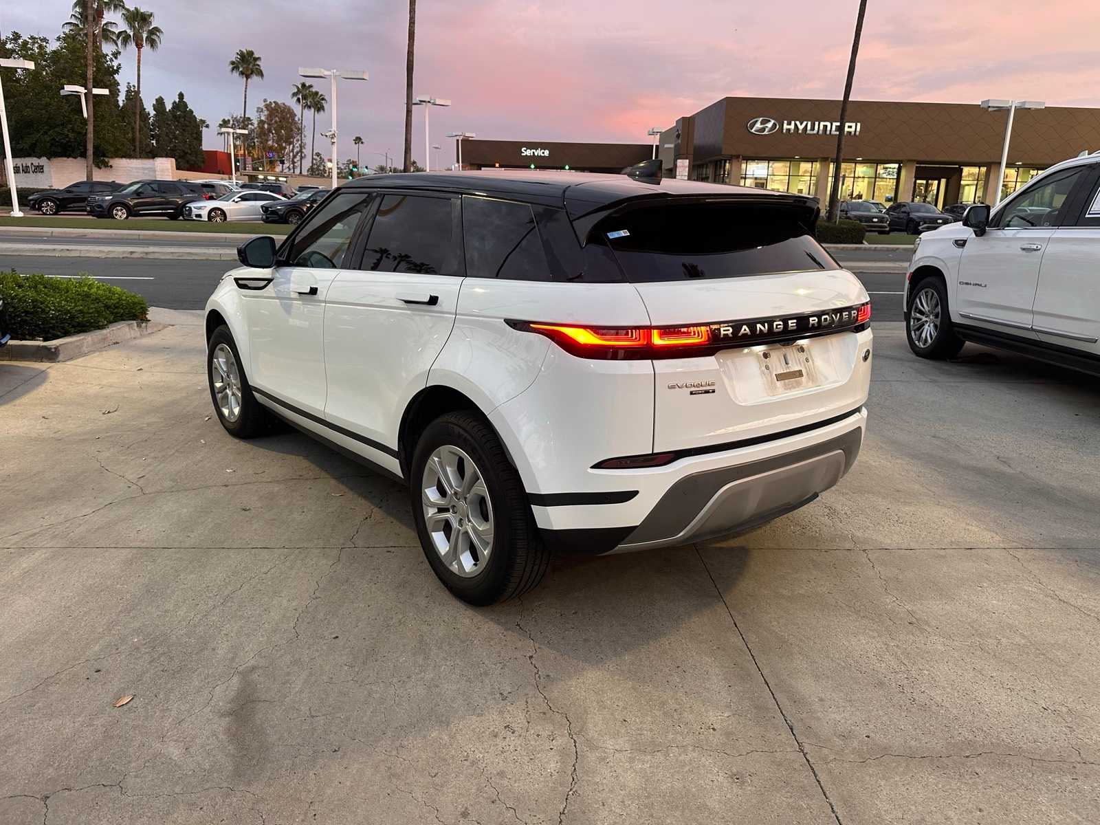 Thumbnail: 2020 Land Rover Range Rover Evoque - 3