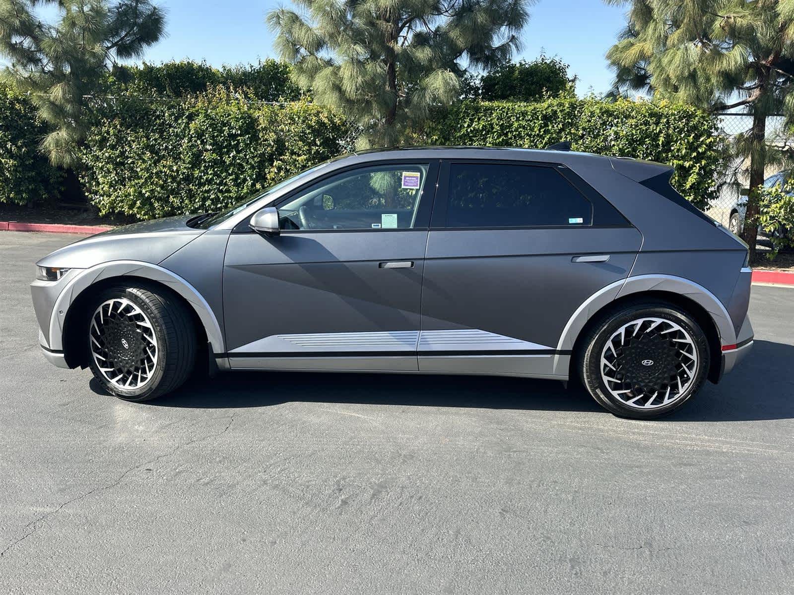 Thumbnail: 2022 Hyundai Ioniq 5 - 3