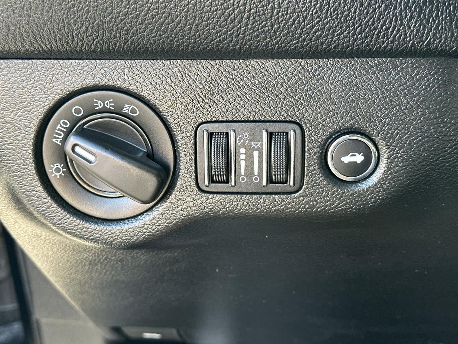 Thumbnail: 2018 Dodge Challenger - 27