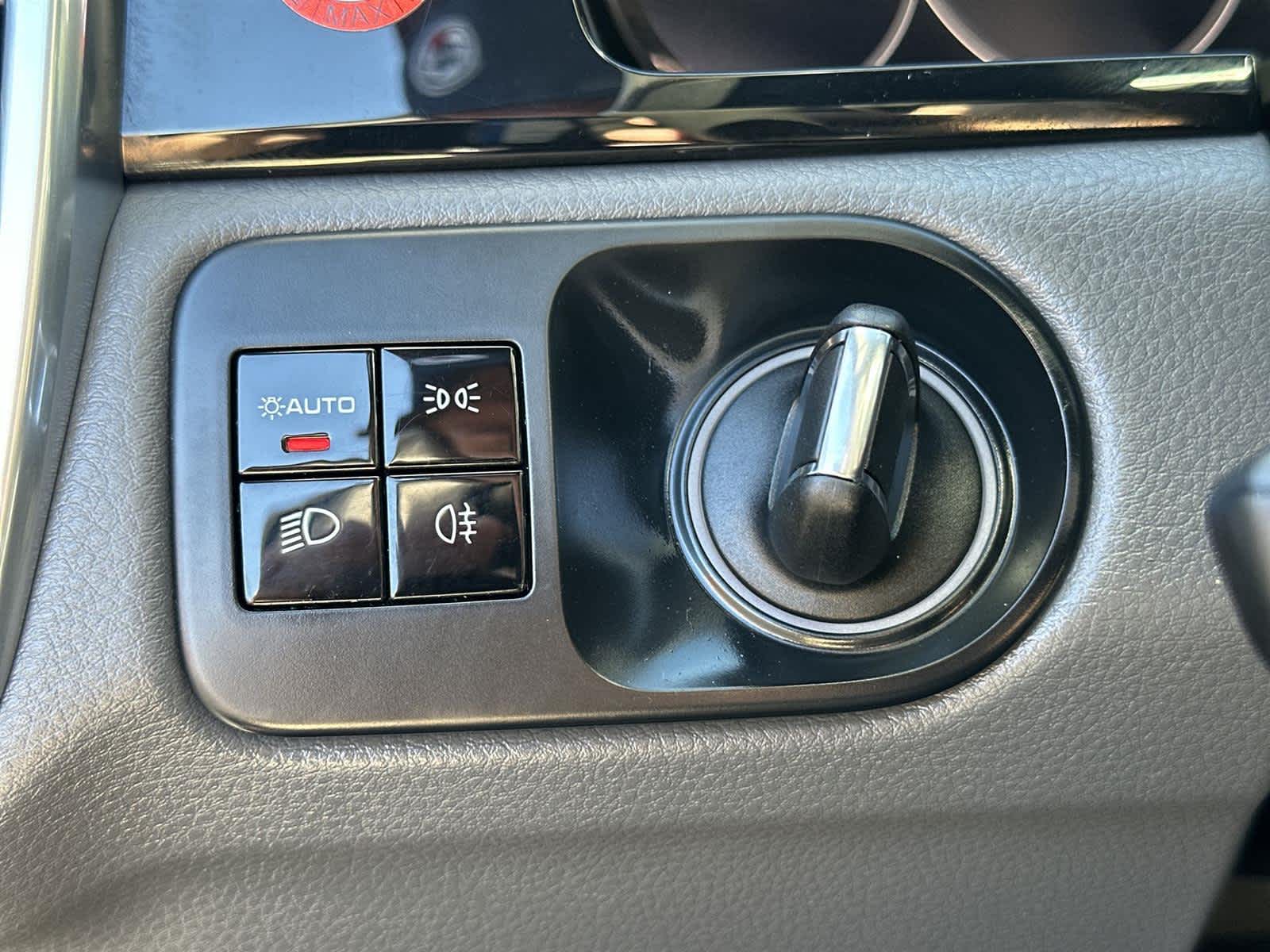 Thumbnail: 2021 Porsche Cayenne - 31