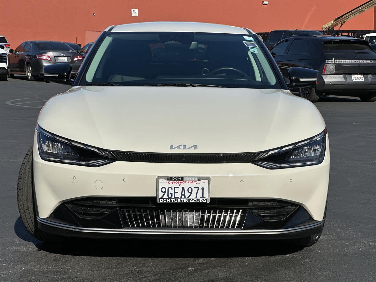 Thumbnail: 2022 Kia EV6 - 6