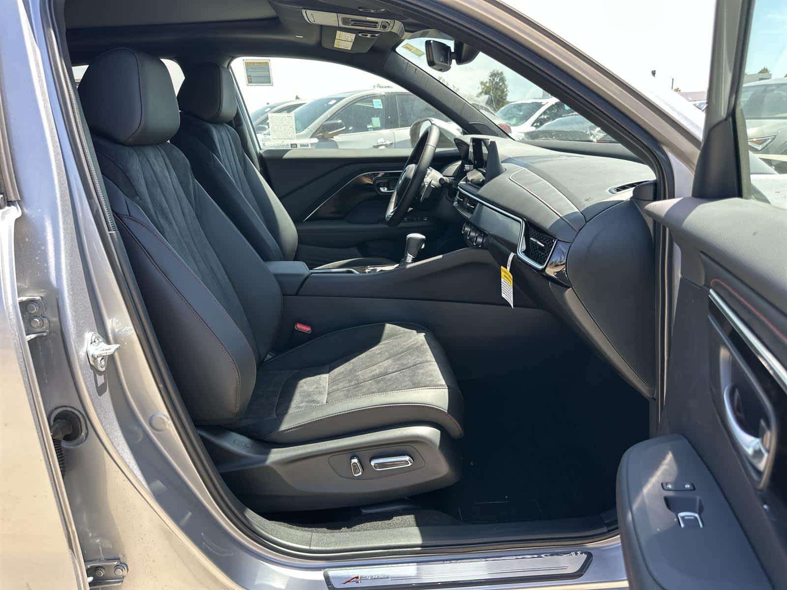 Thumbnail: 2025 Acura ADX - 14