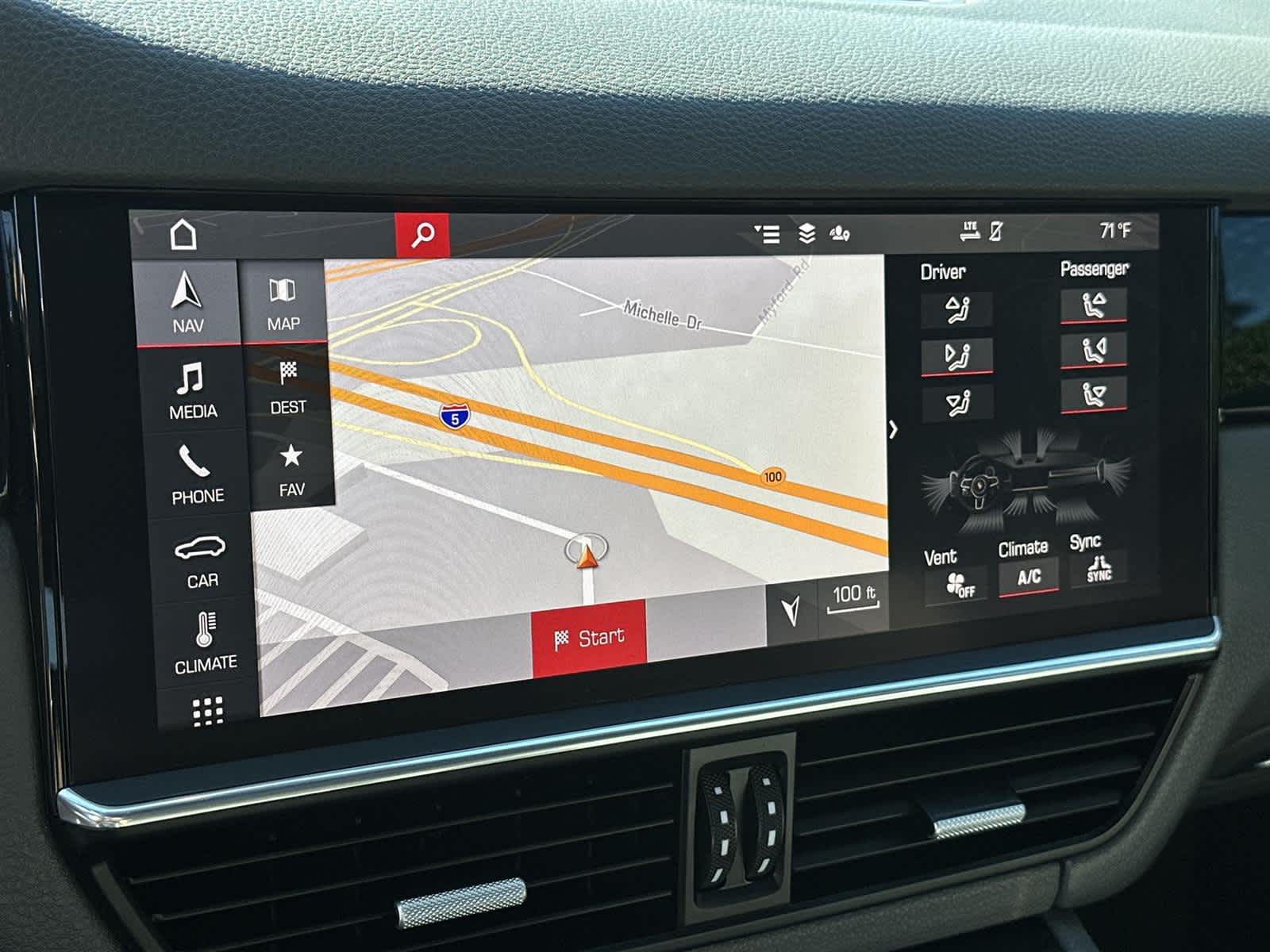 Thumbnail: 2021 Porsche Cayenne - 17