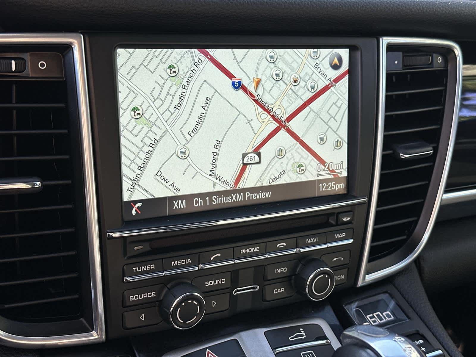 Thumbnail: 2016 Porsche Panamera - 17