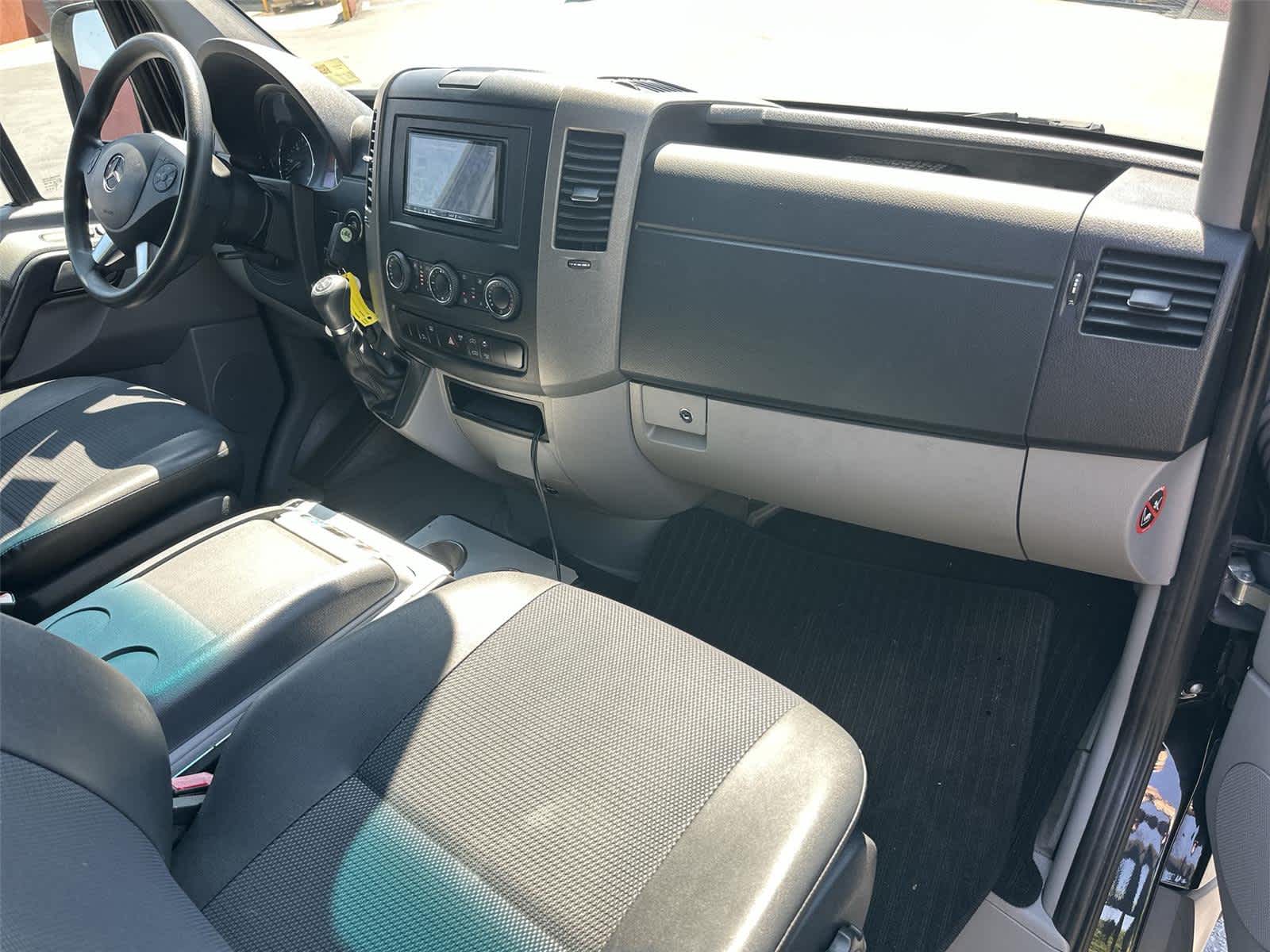 Thumbnail: 2015 Mercedes-Benz Sprinter - 12