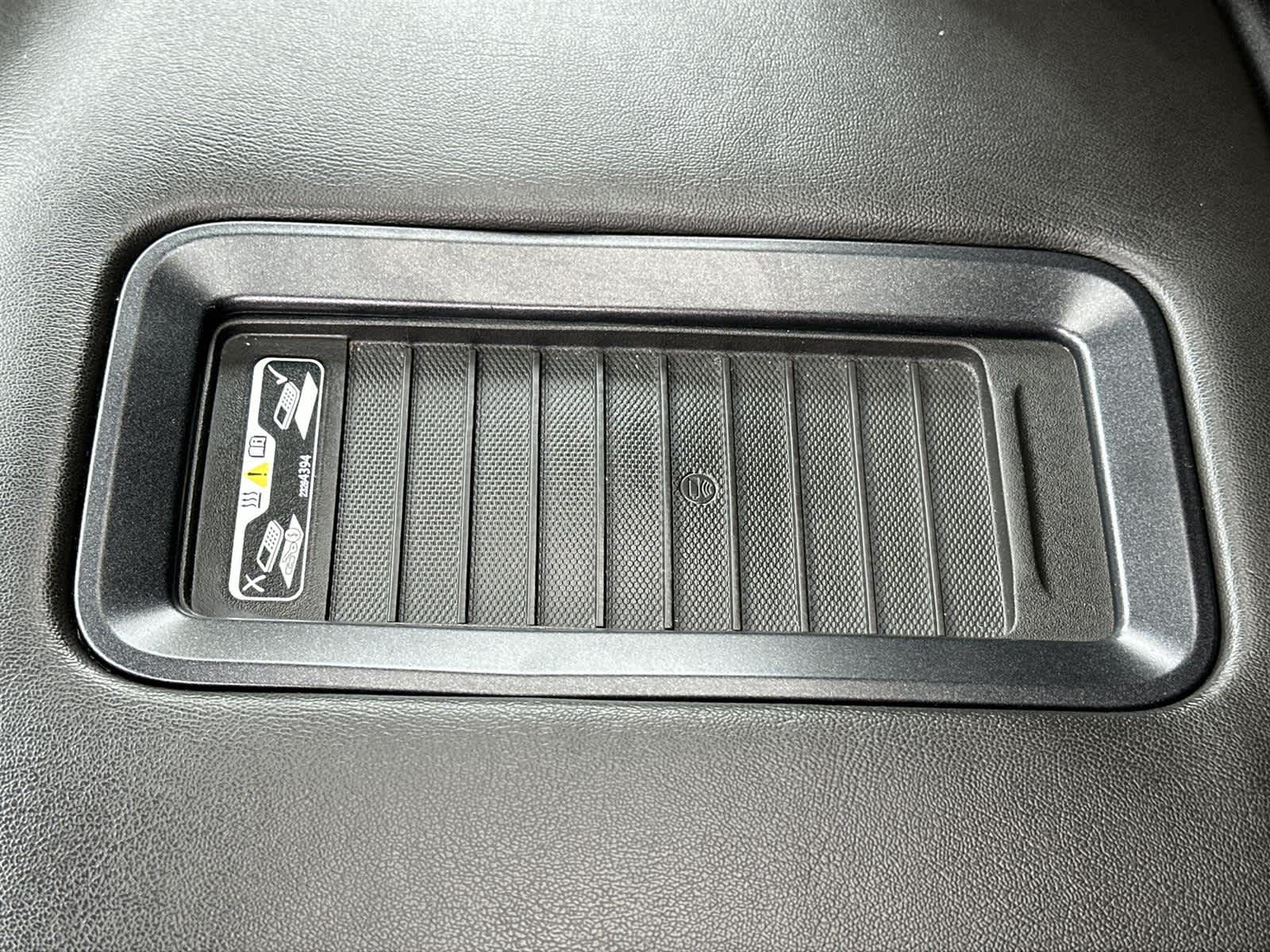 Thumbnail: 2016 Chevrolet Suburban - 28