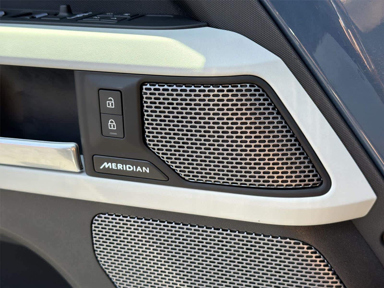 Thumbnail: 2024 Land Rover Defender - 39
