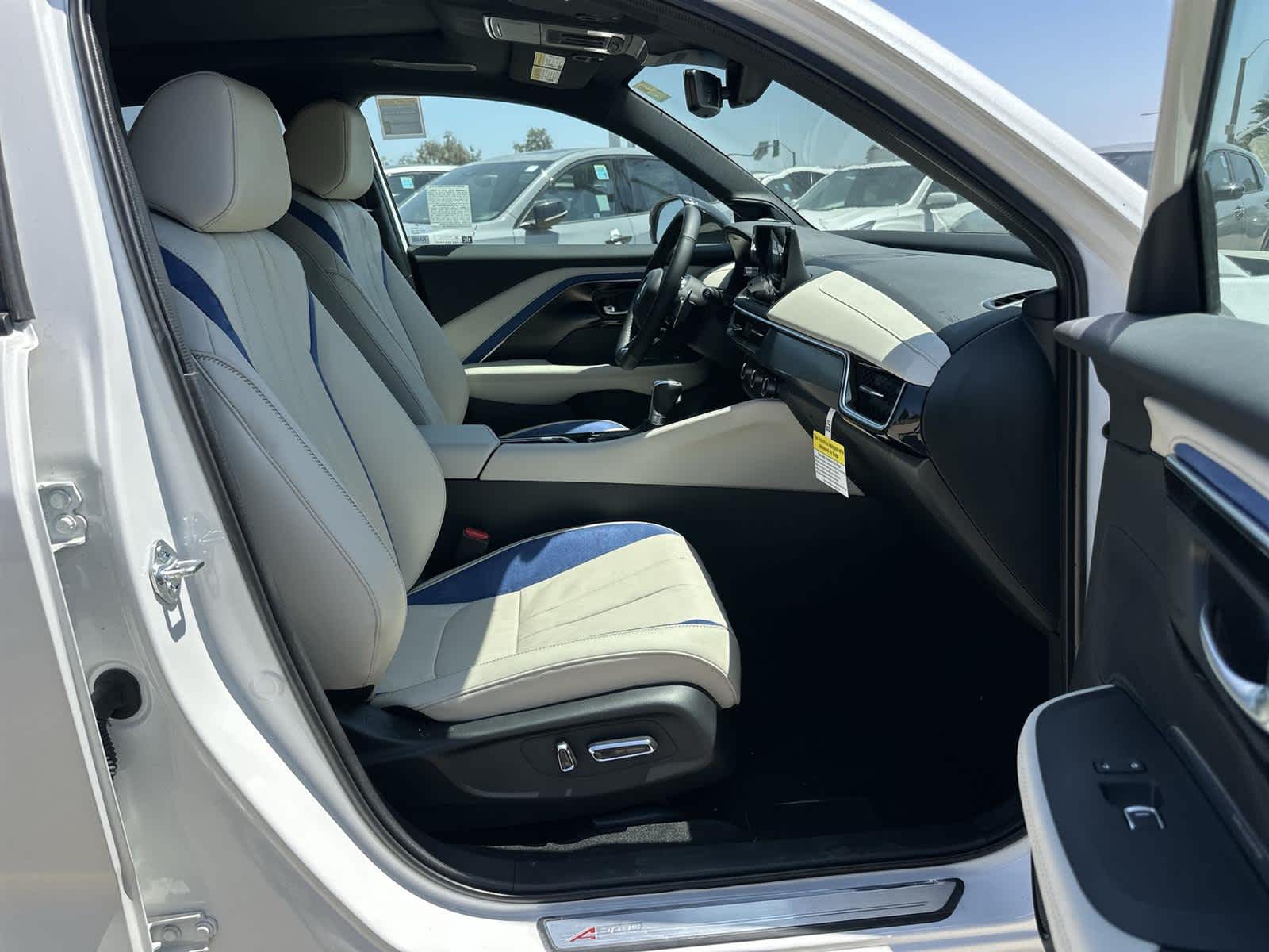 Thumbnail: 2025 Acura ADX - 14