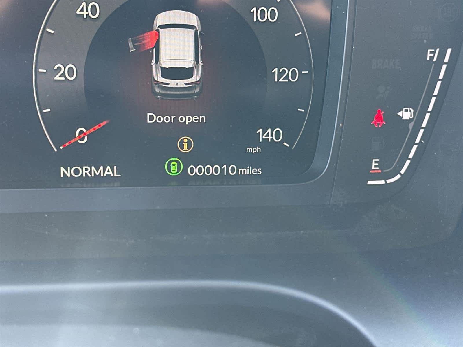 Thumbnail: 2025 Acura ADX - 18