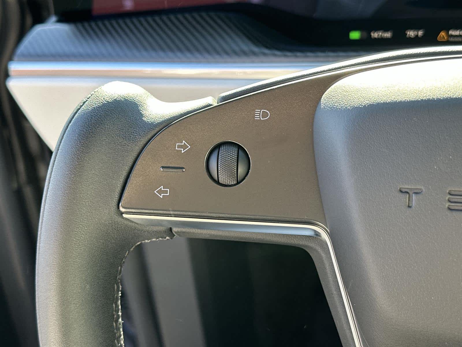 Thumbnail: 2023 Tesla Model X - 24