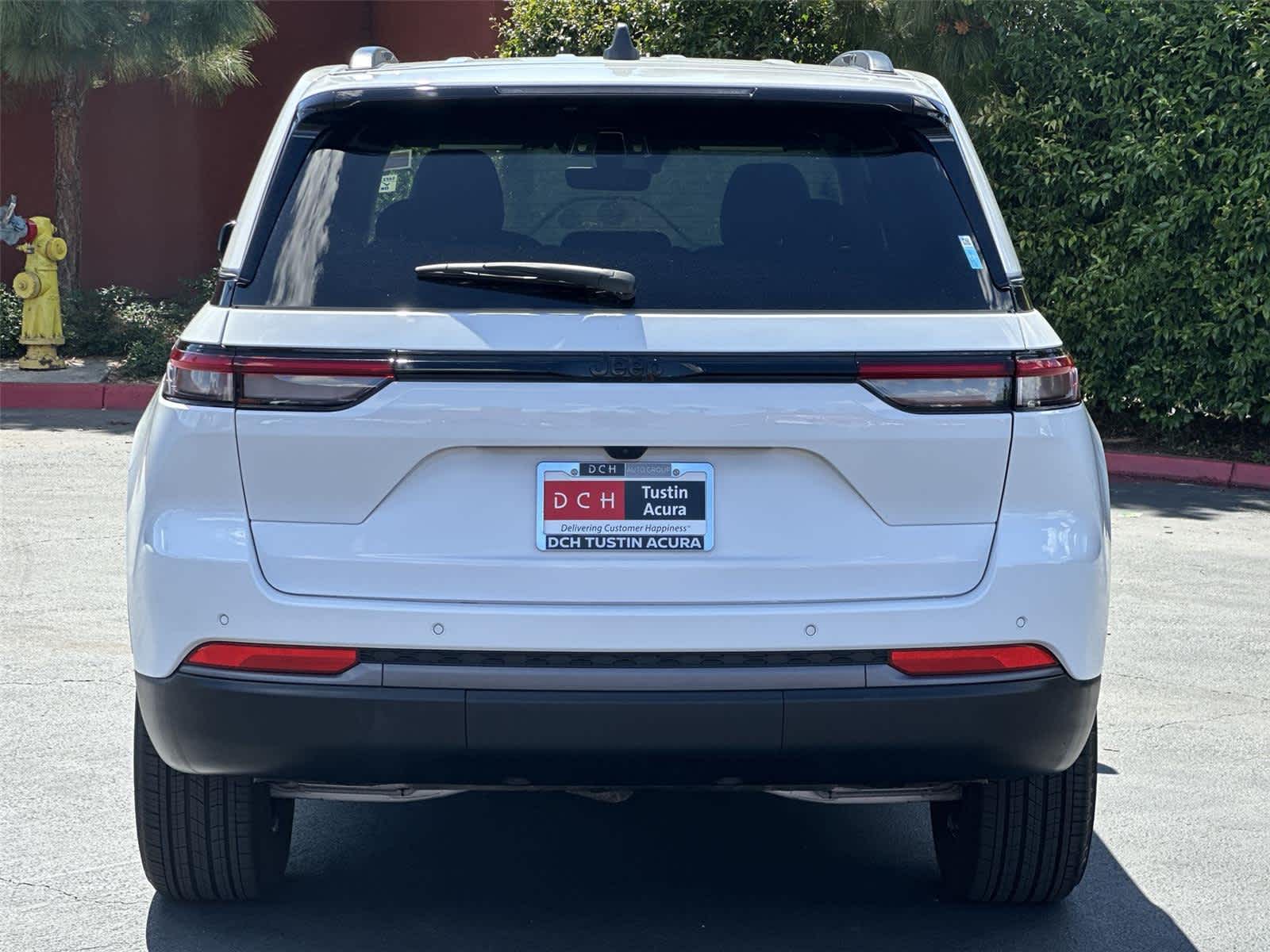 Thumbnail: 2026 Jeep Grand Cherokee - 5