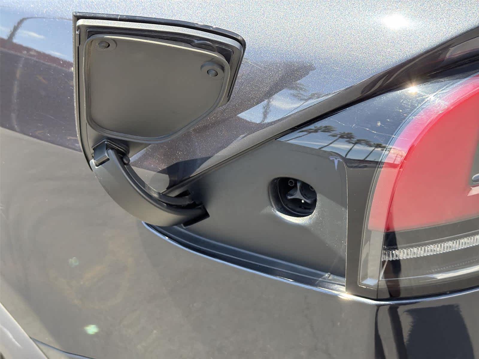 Thumbnail: 2024 Tesla Model X - 9