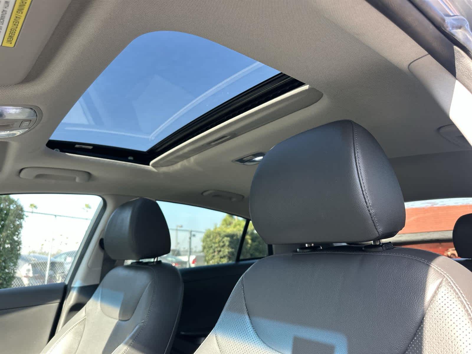 Thumbnail: 2020 Hyundai Ioniq - 32