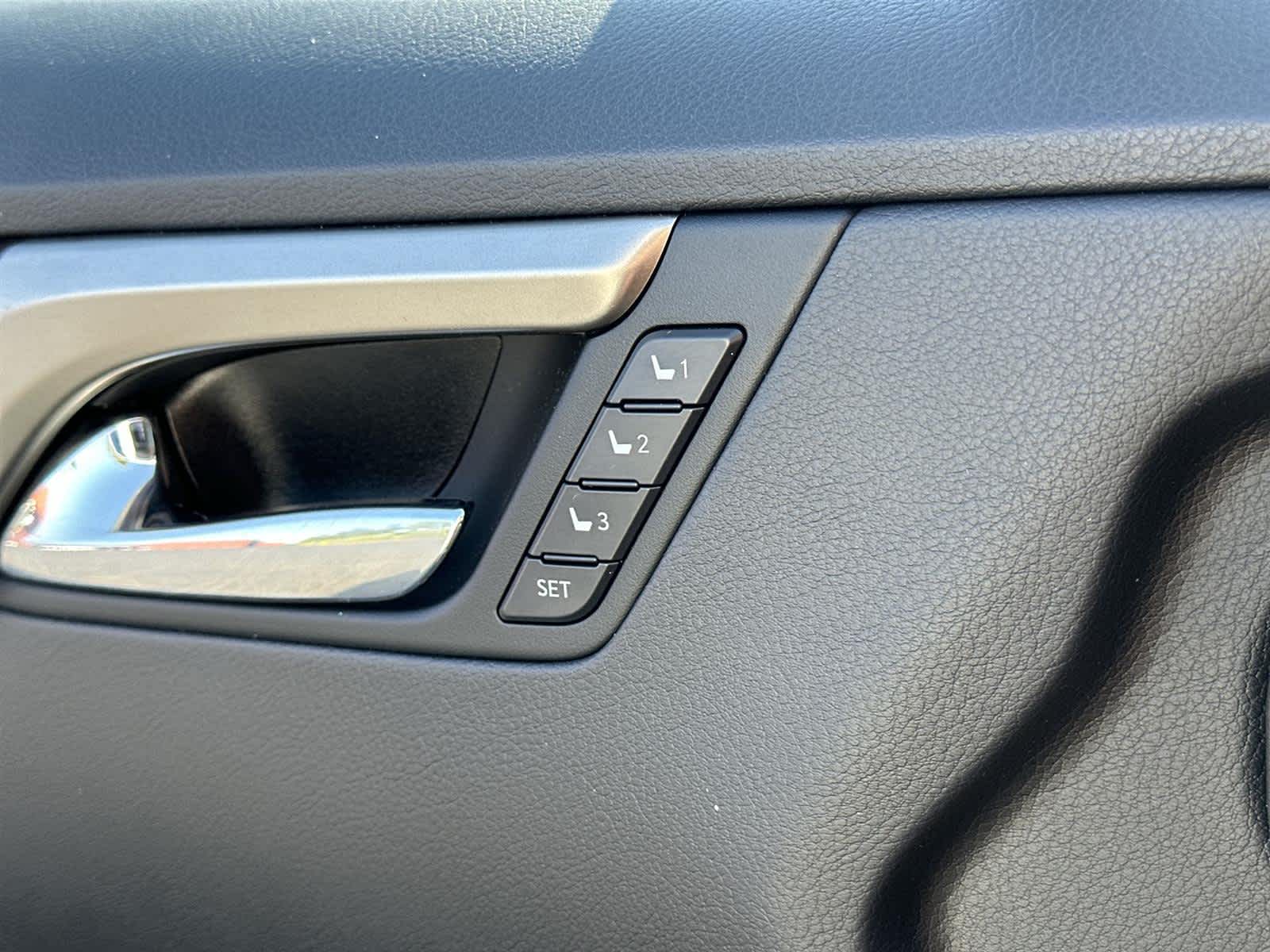 Thumbnail: 2016 Lexus RX - 31