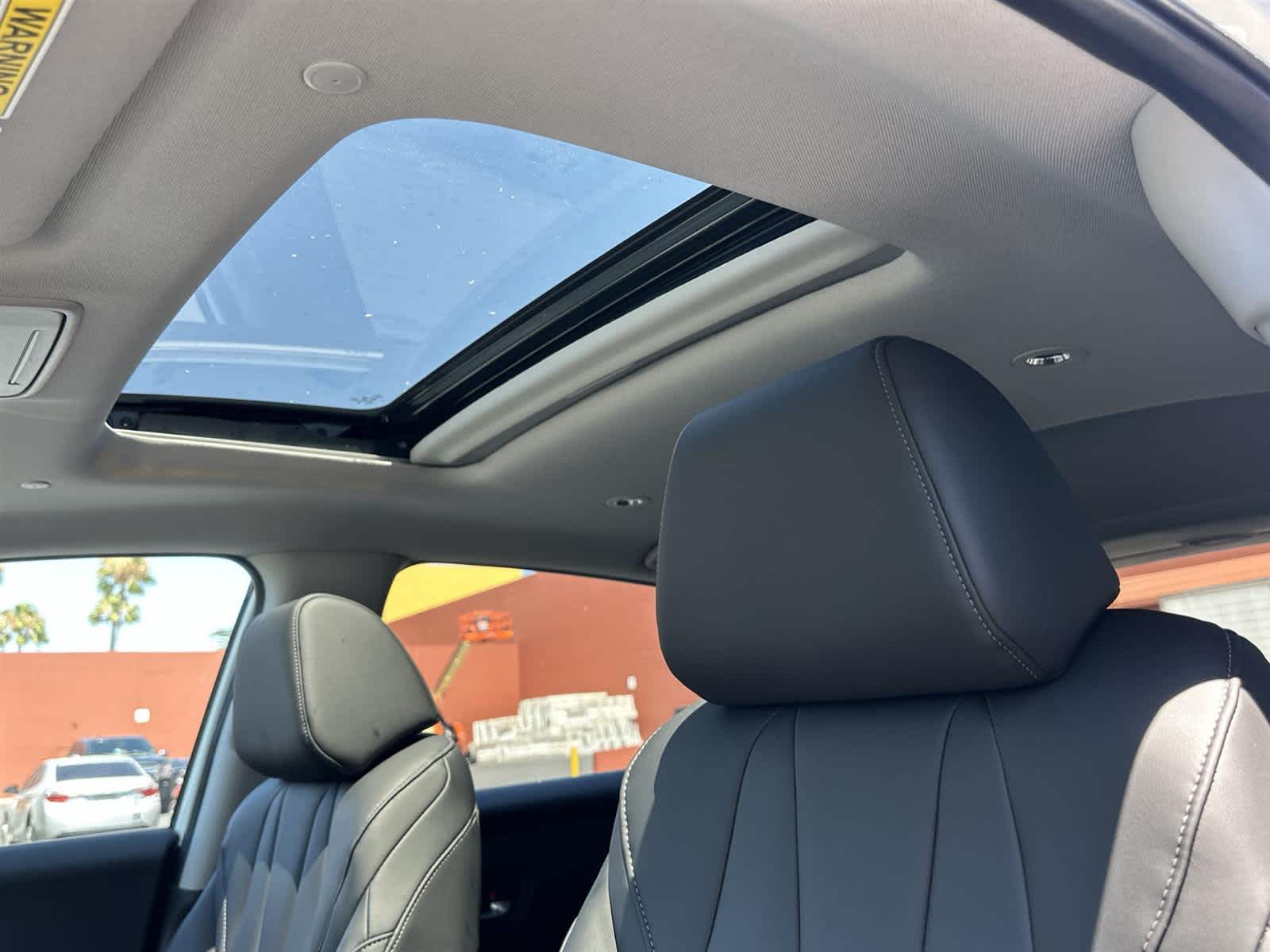 Thumbnail: 2025 Acura ADX - 30