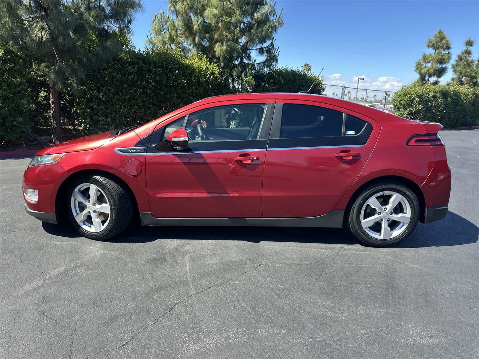 Thumbnail: 2013 Chevrolet Volt - 3