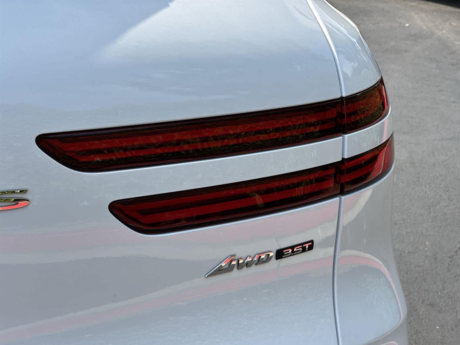 Thumbnail: 2022 Genesis GV70 - 7