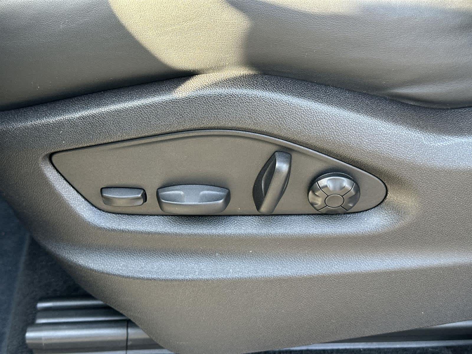 Thumbnail: 2023 Porsche Cayenne - 23