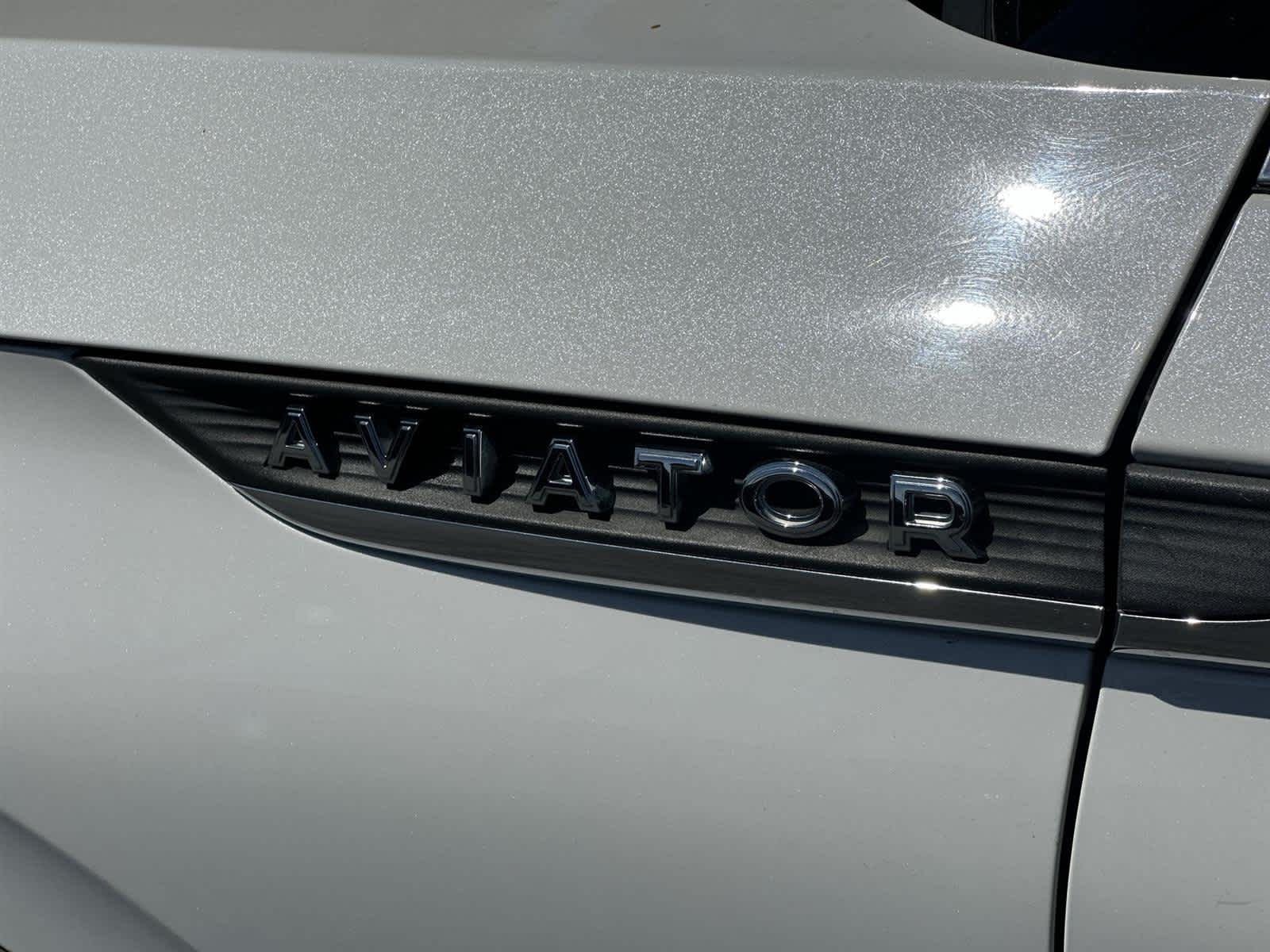 Thumbnail: 2020 Lincoln Aviator - 8