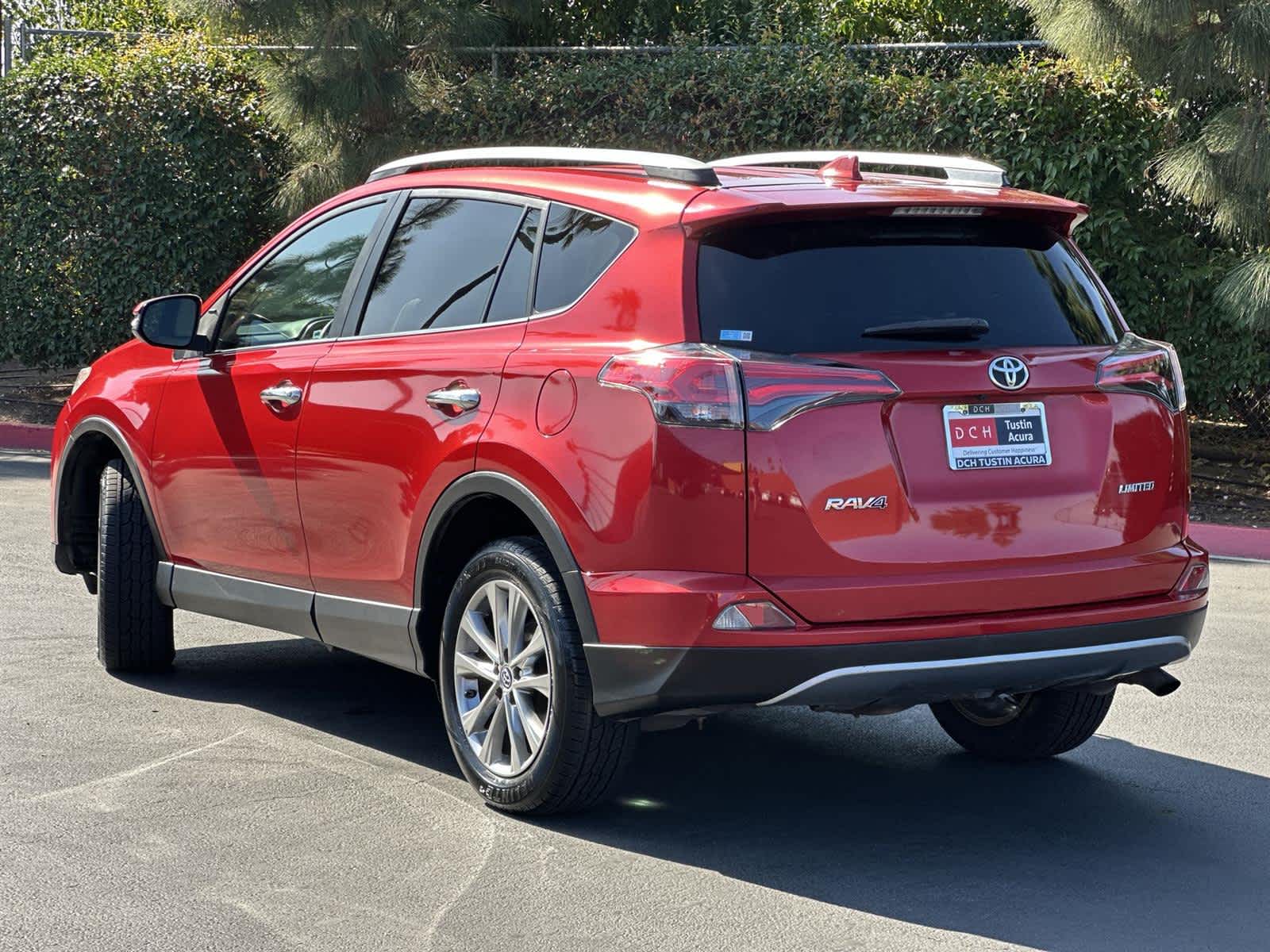 Thumbnail: 2017 Toyota RAV4 - 4