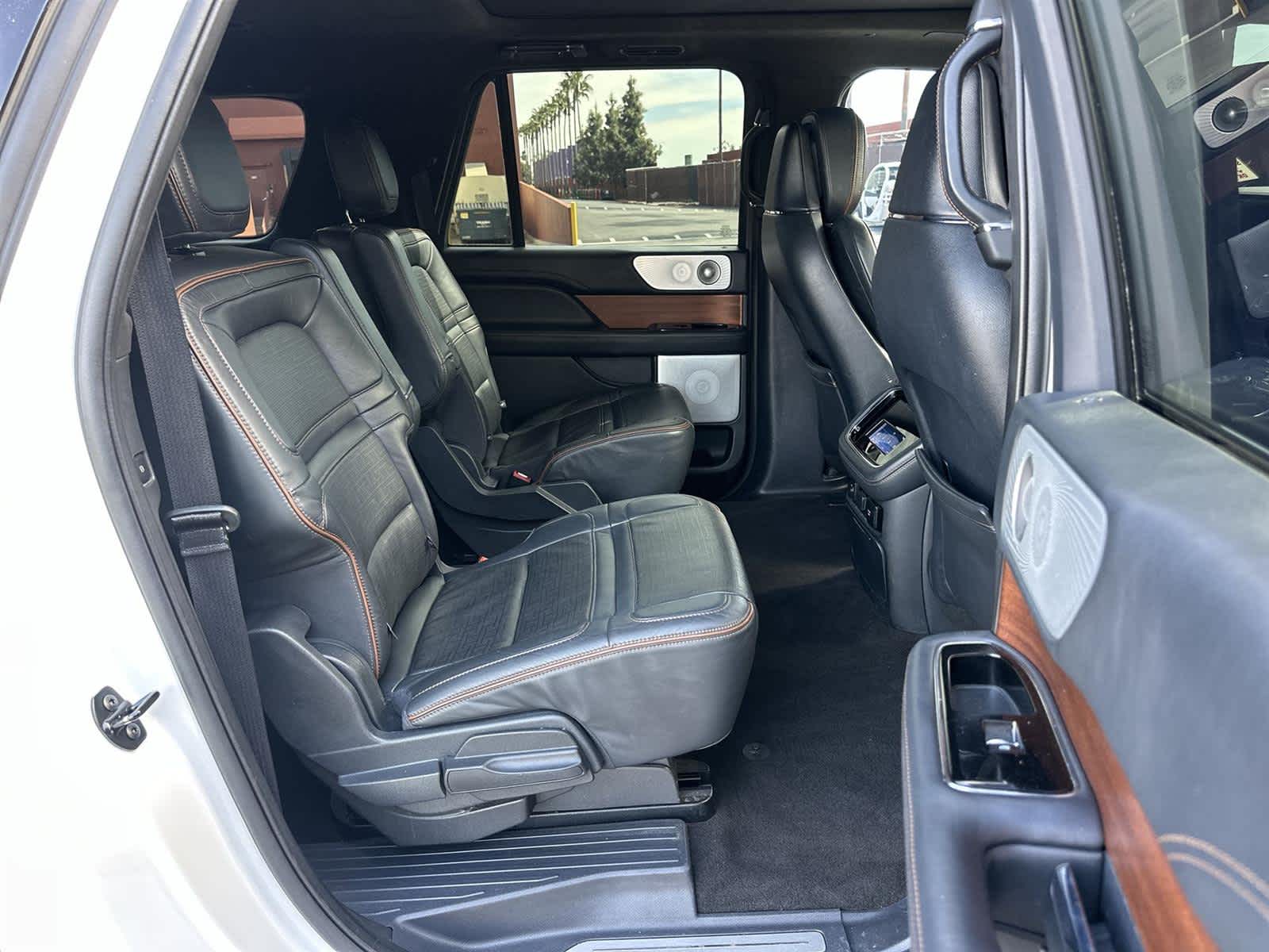 Thumbnail: 2023 Lincoln Navigator L - 13