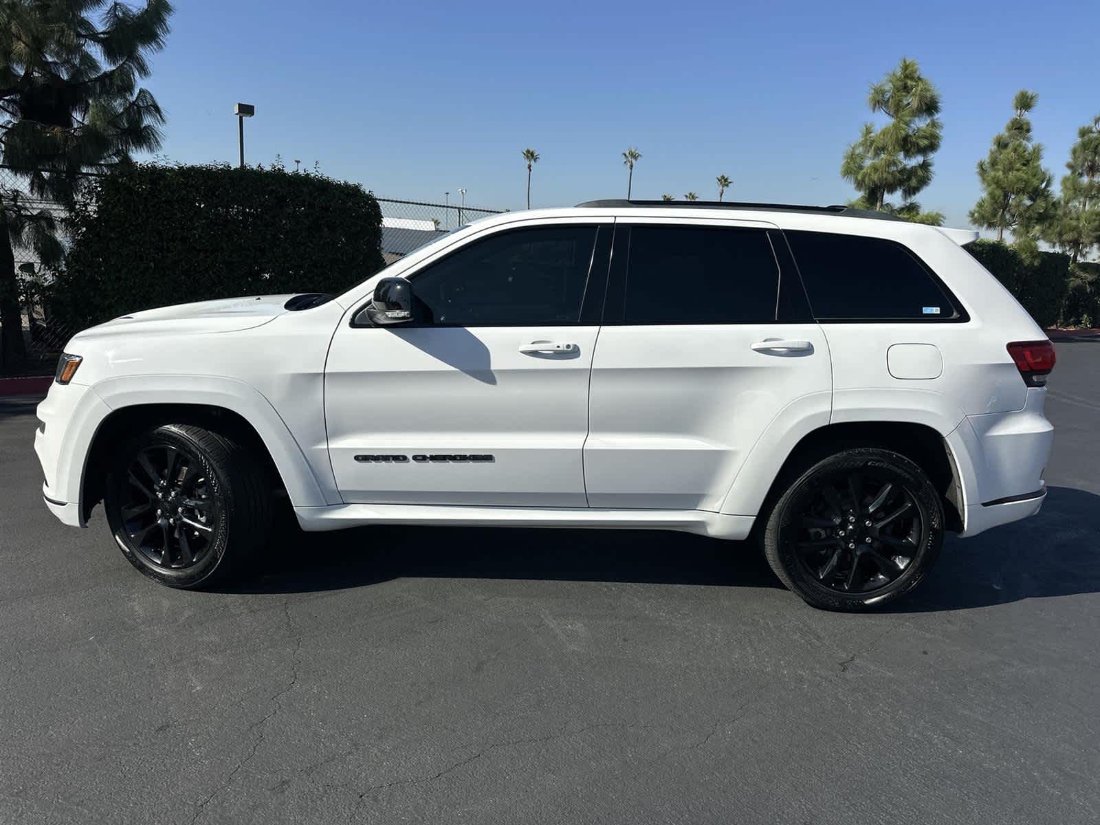 Thumbnail: 2020 Jeep Grand Cherokee - 3