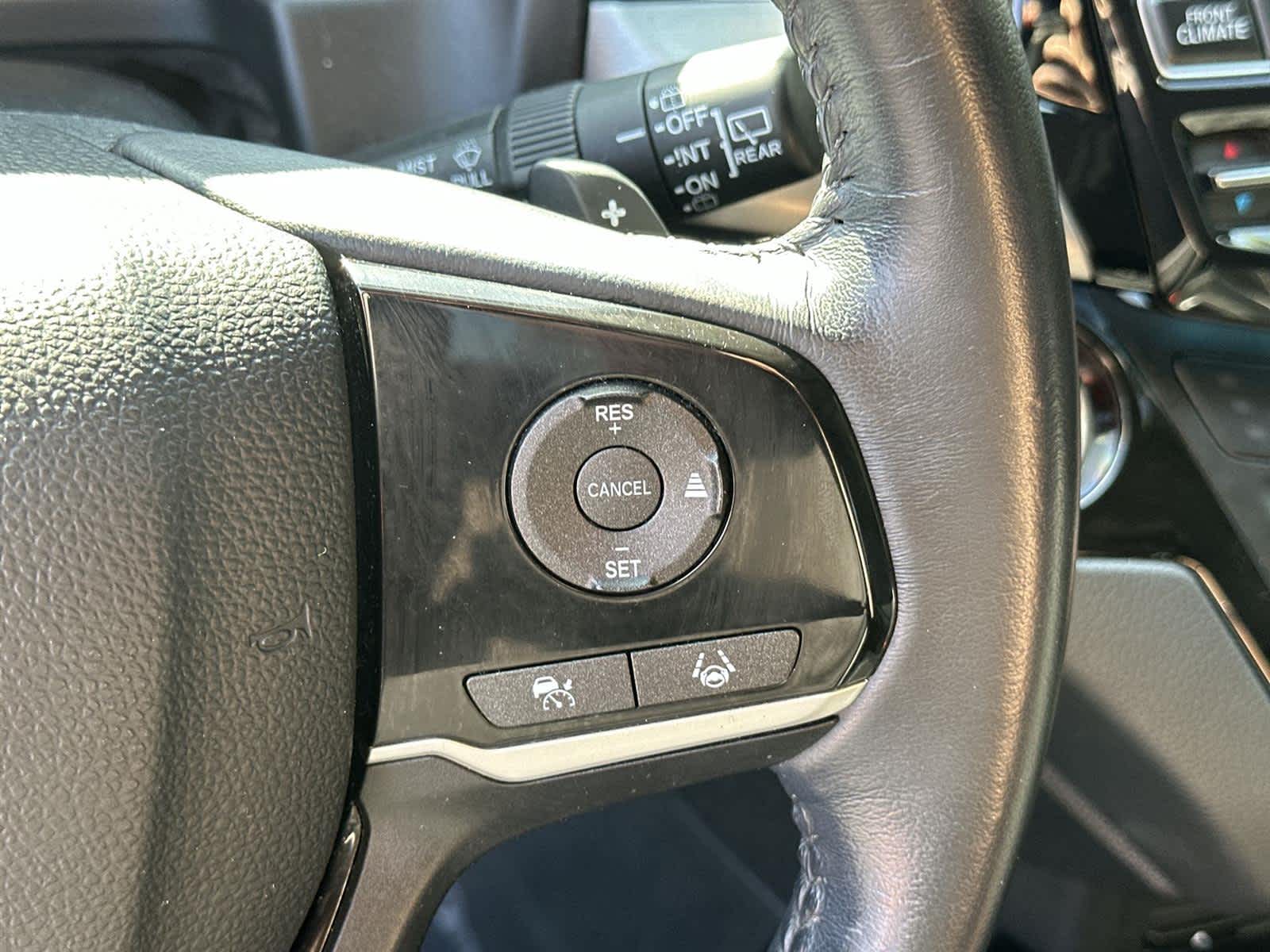 Thumbnail: 2023 Honda Odyssey - 25