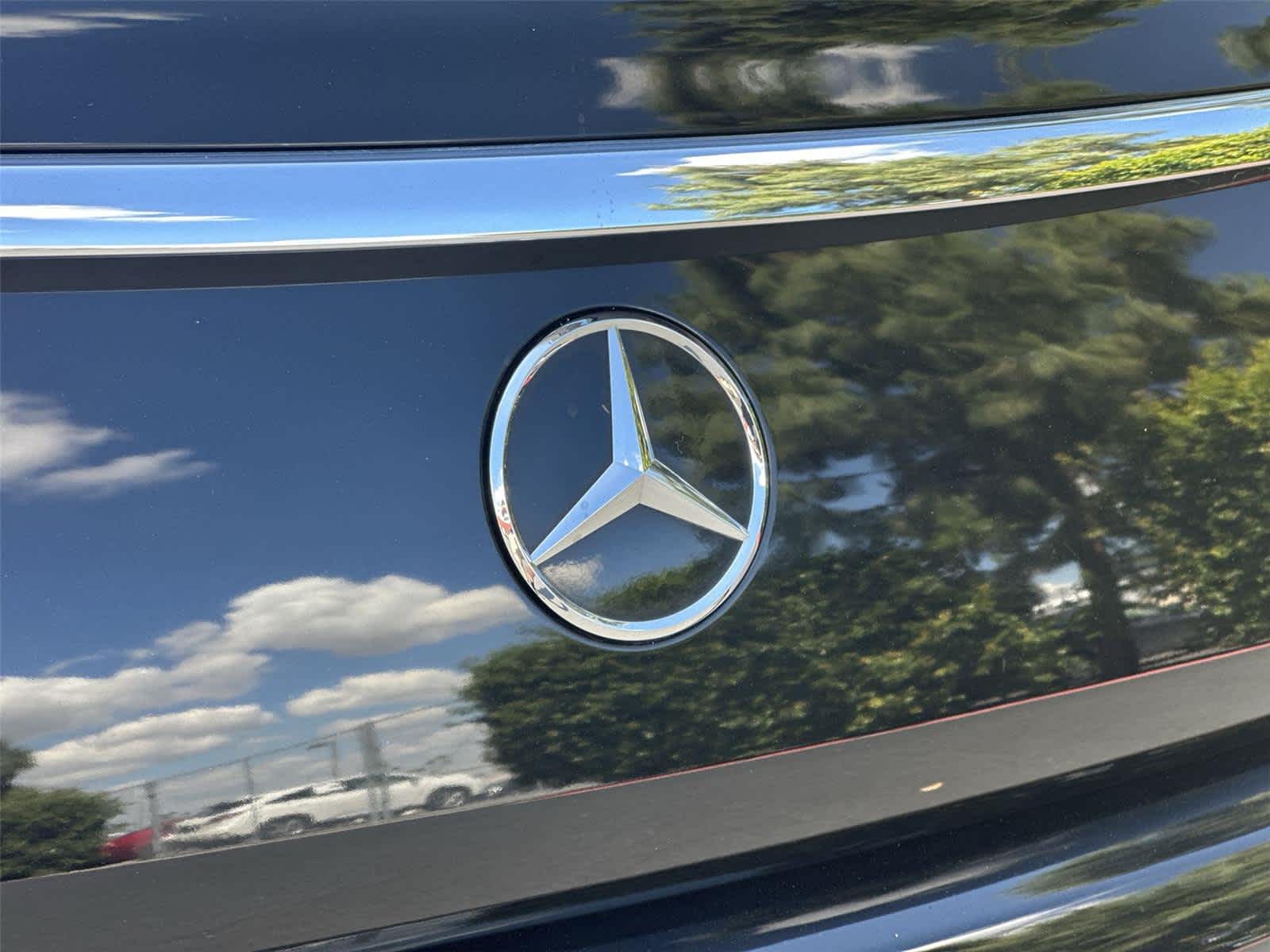 Thumbnail: 2015 Mercedes-Benz S-Class - 8