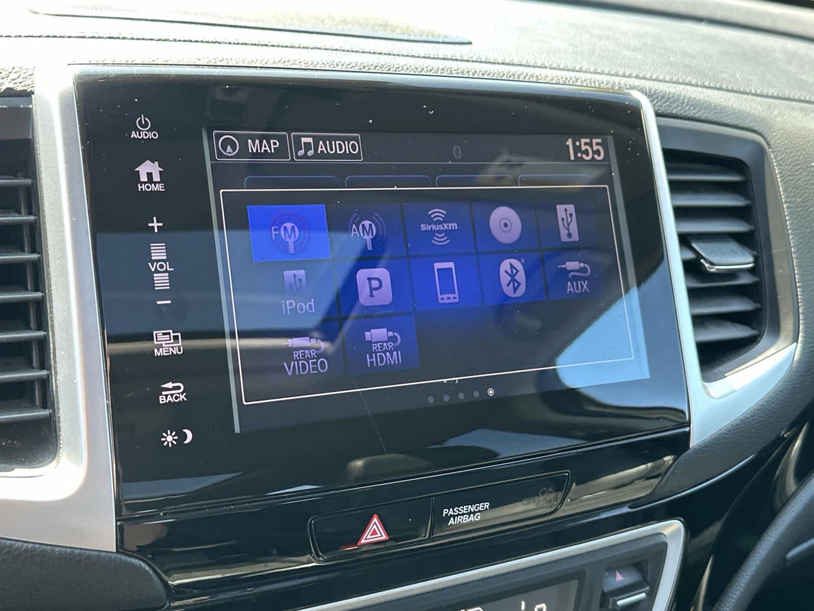 Thumbnail: 2017 Honda Pilot - 16