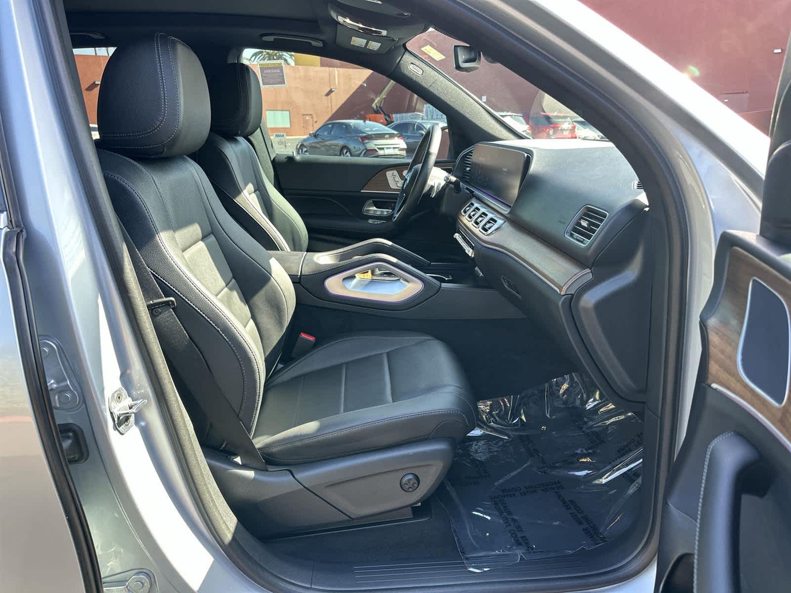 Thumbnail: 2025 Mercedes-Benz GLE - 14