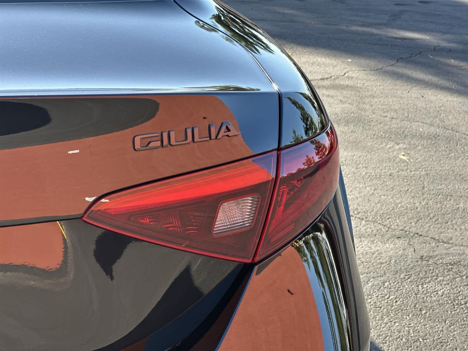 Thumbnail: 2019 Alfa Romeo Giulia - 7