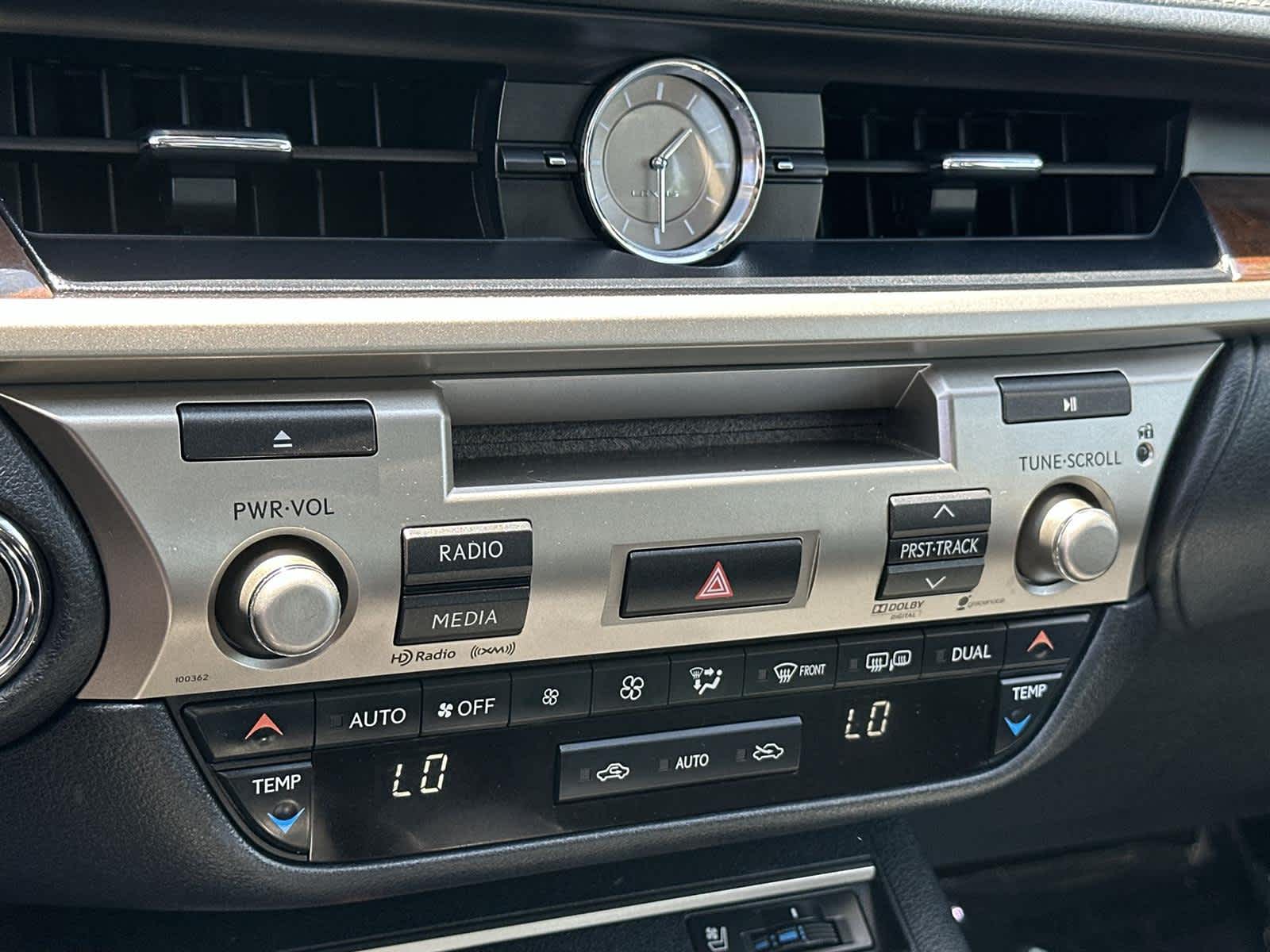 Thumbnail: 2014 Lexus ES - 28