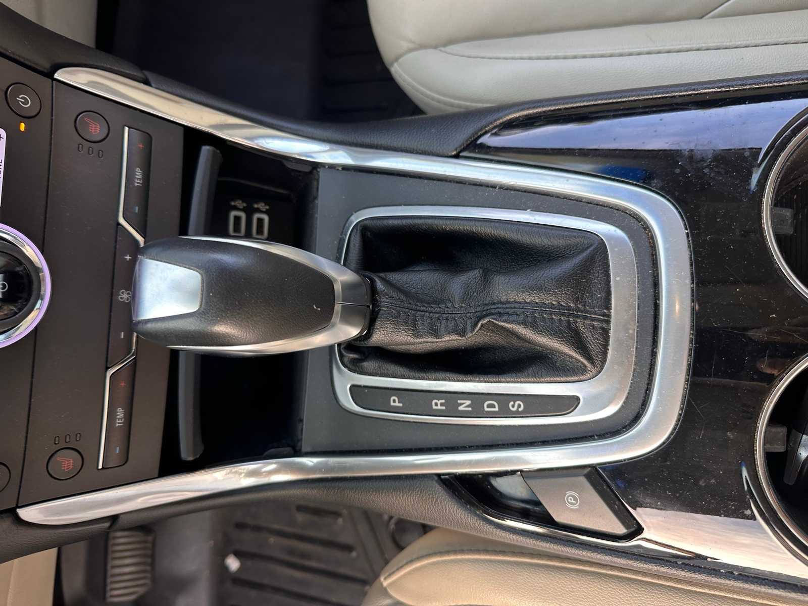 Thumbnail: 2016 Ford Edge - 17