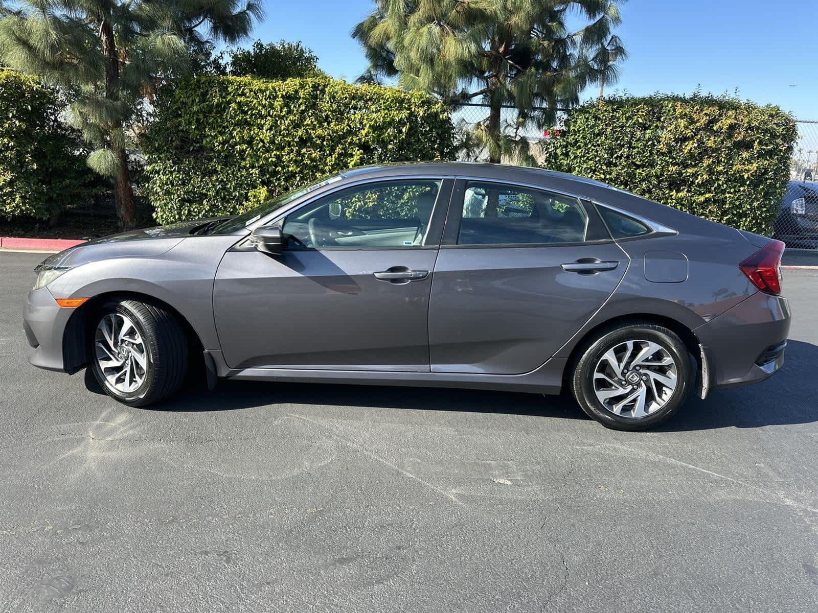 Thumbnail: 2016 Honda Civic - 3