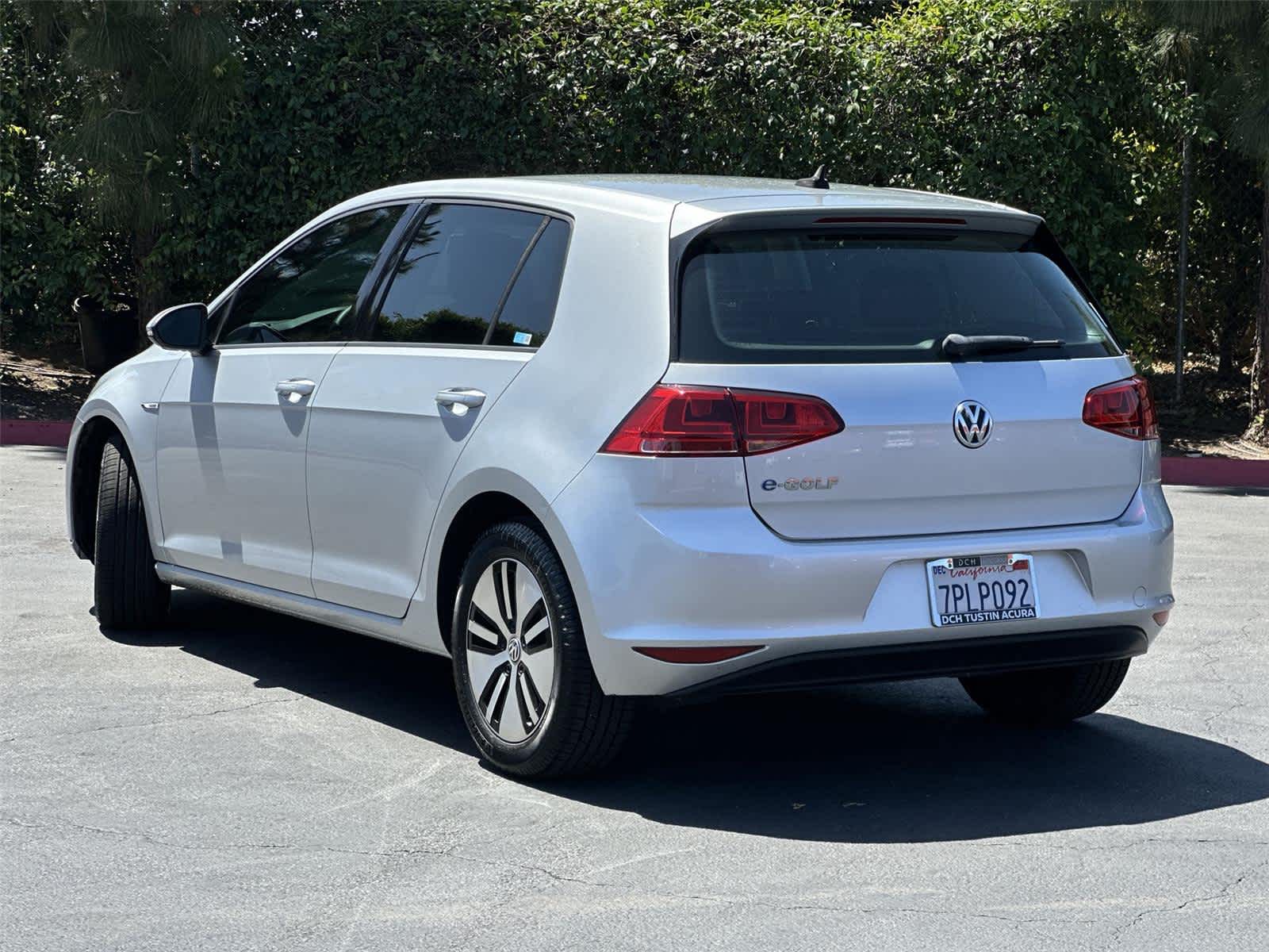 Thumbnail: 2016 Volkswagen e-Golf - 5