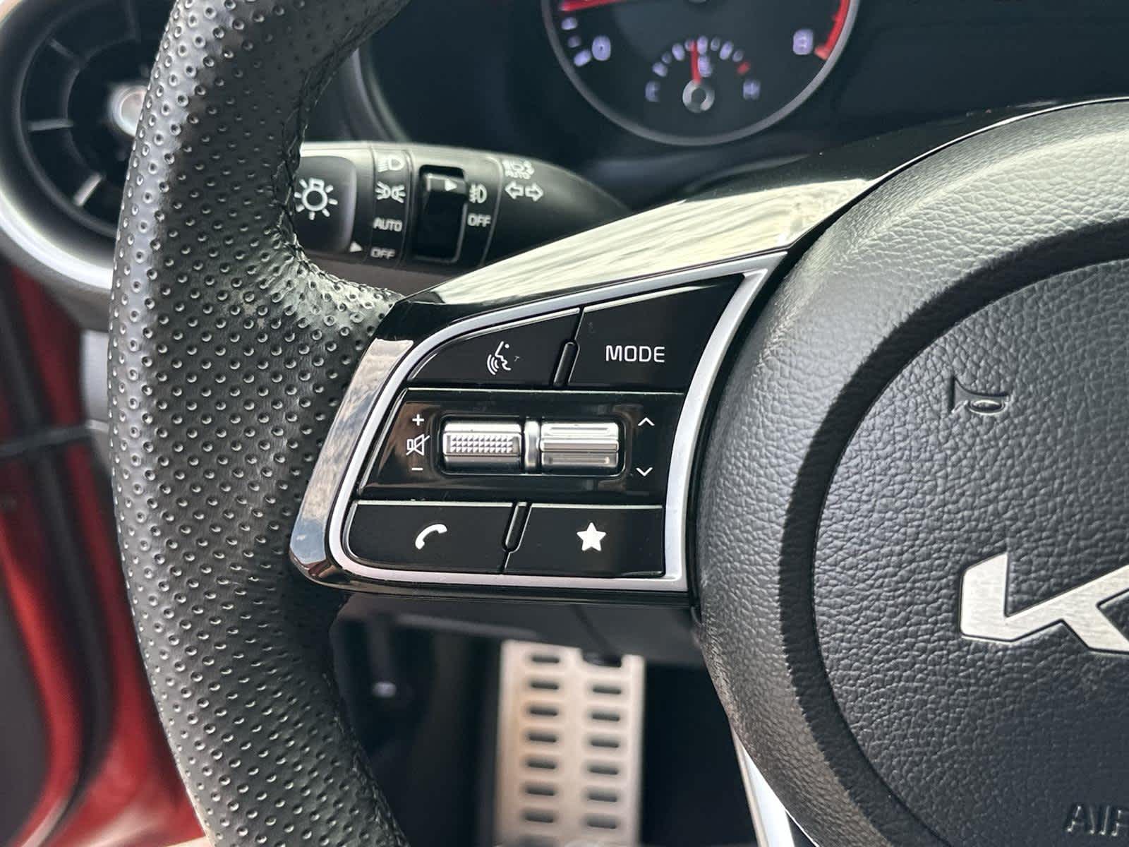 Thumbnail: 2023 Kia Forte - 24