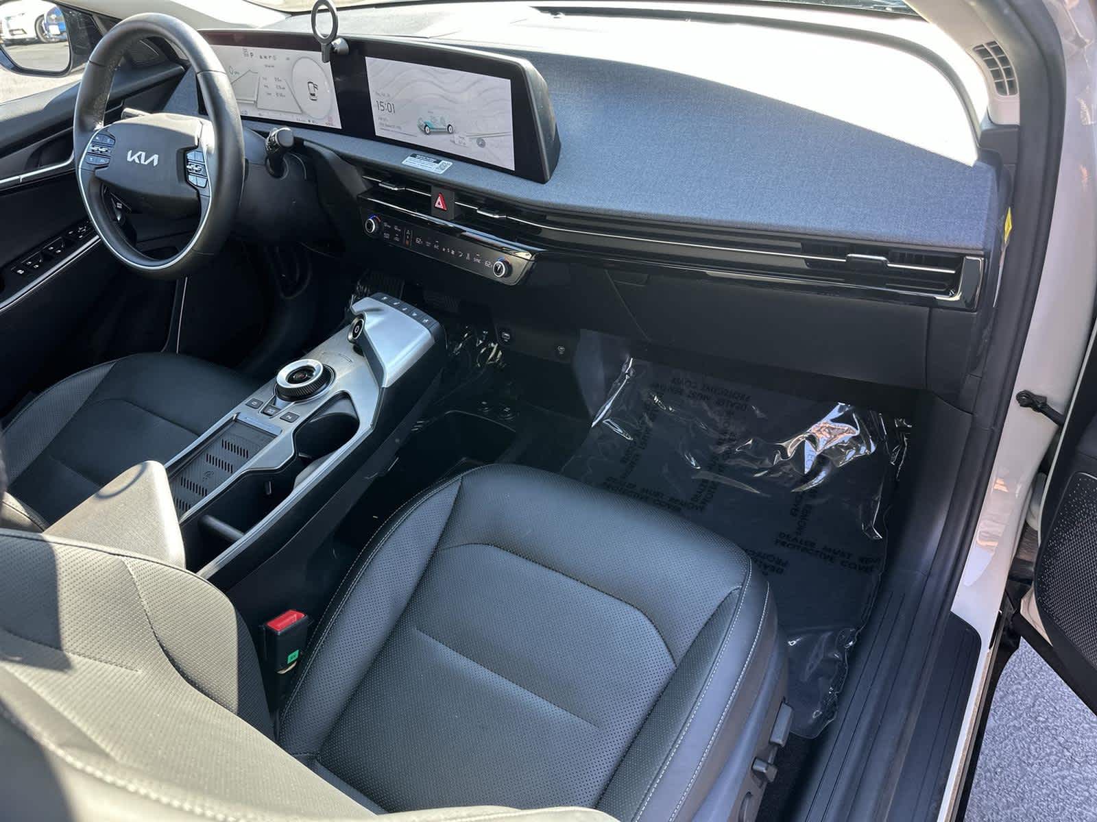 Thumbnail: 2022 Kia EV6 - 12