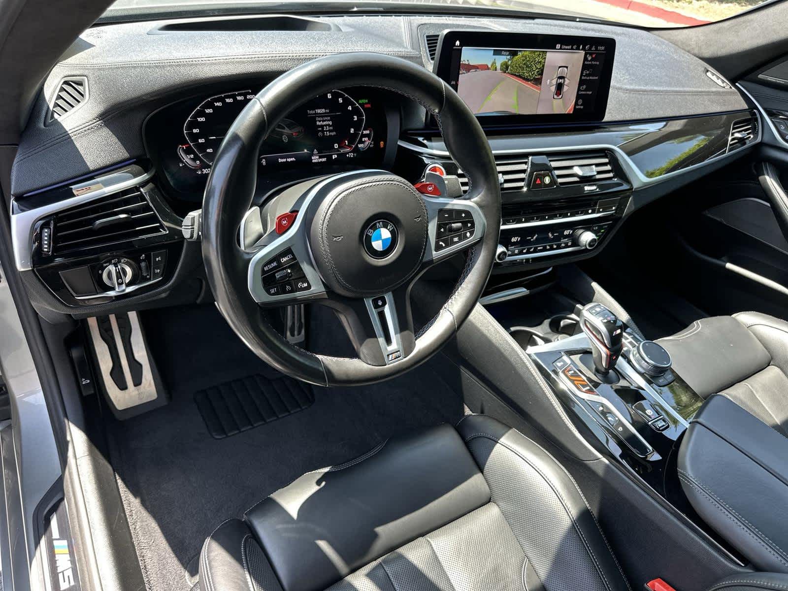 Thumbnail: 2022 BMW M5 - 2