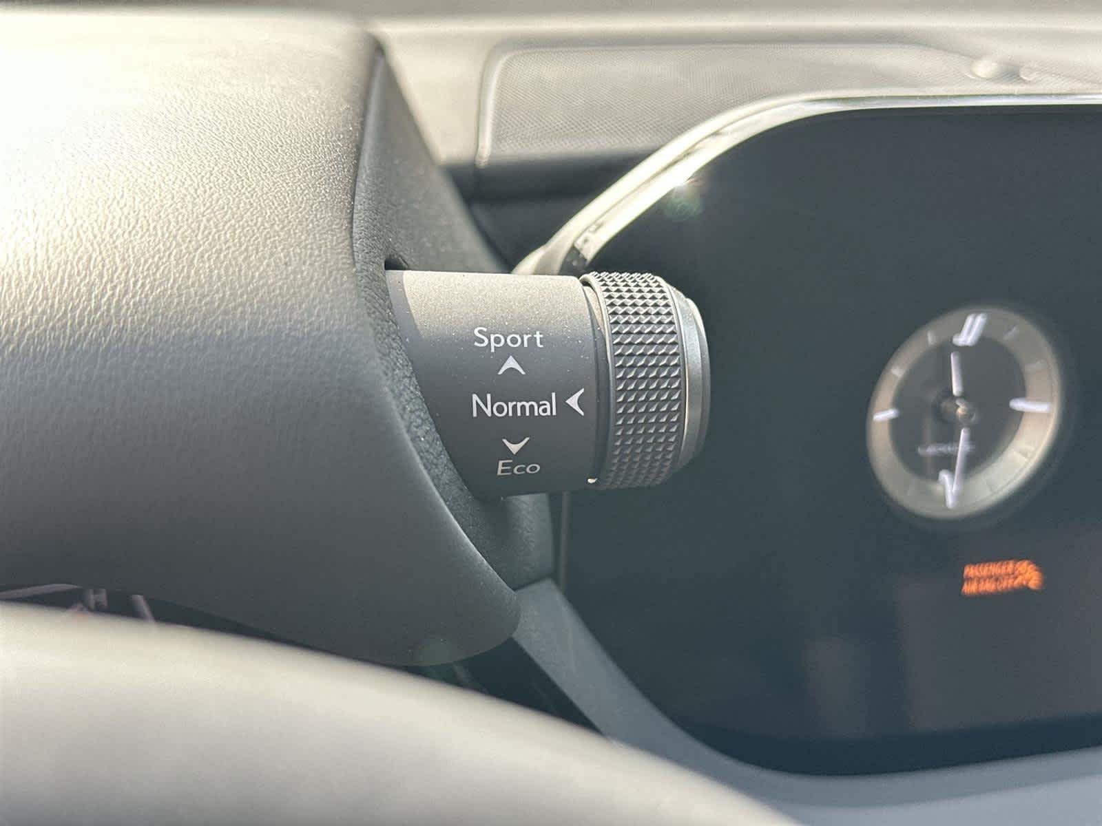 Thumbnail: 2024 Lexus ES - 29