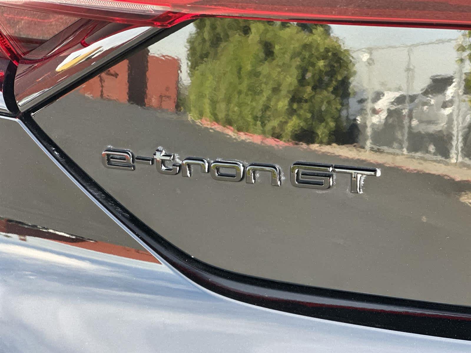 Thumbnail: 2022 Audi e-tron GT - 7