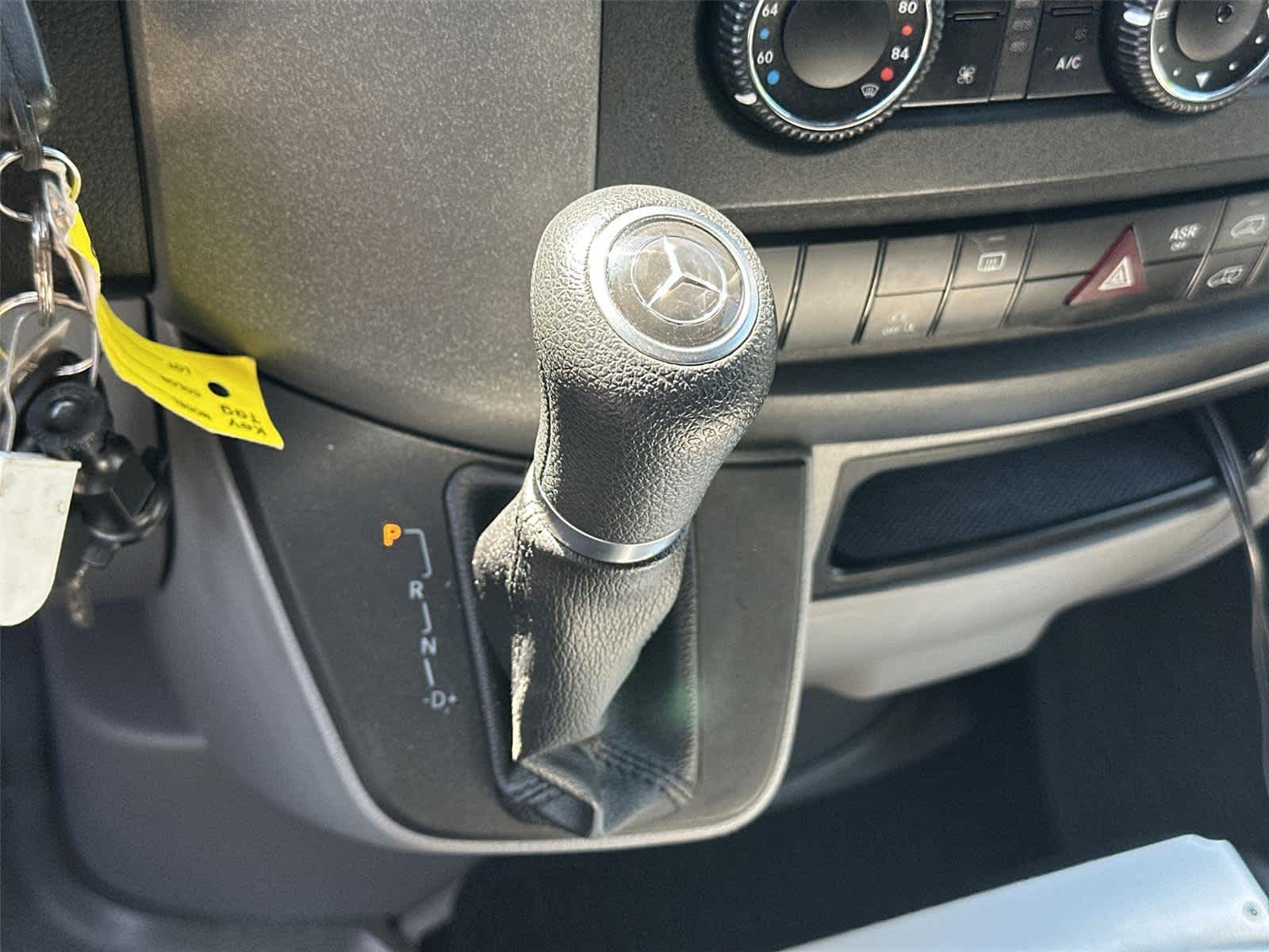 Thumbnail: 2015 Mercedes-Benz Sprinter - 18