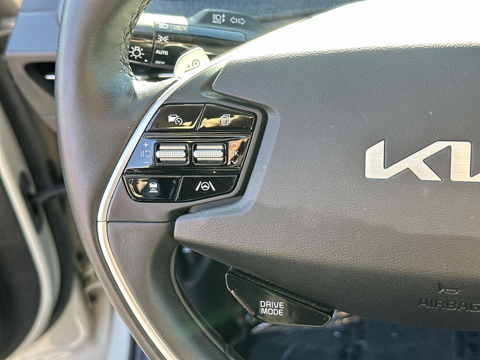 Thumbnail: 2022 Kia EV6 - 24