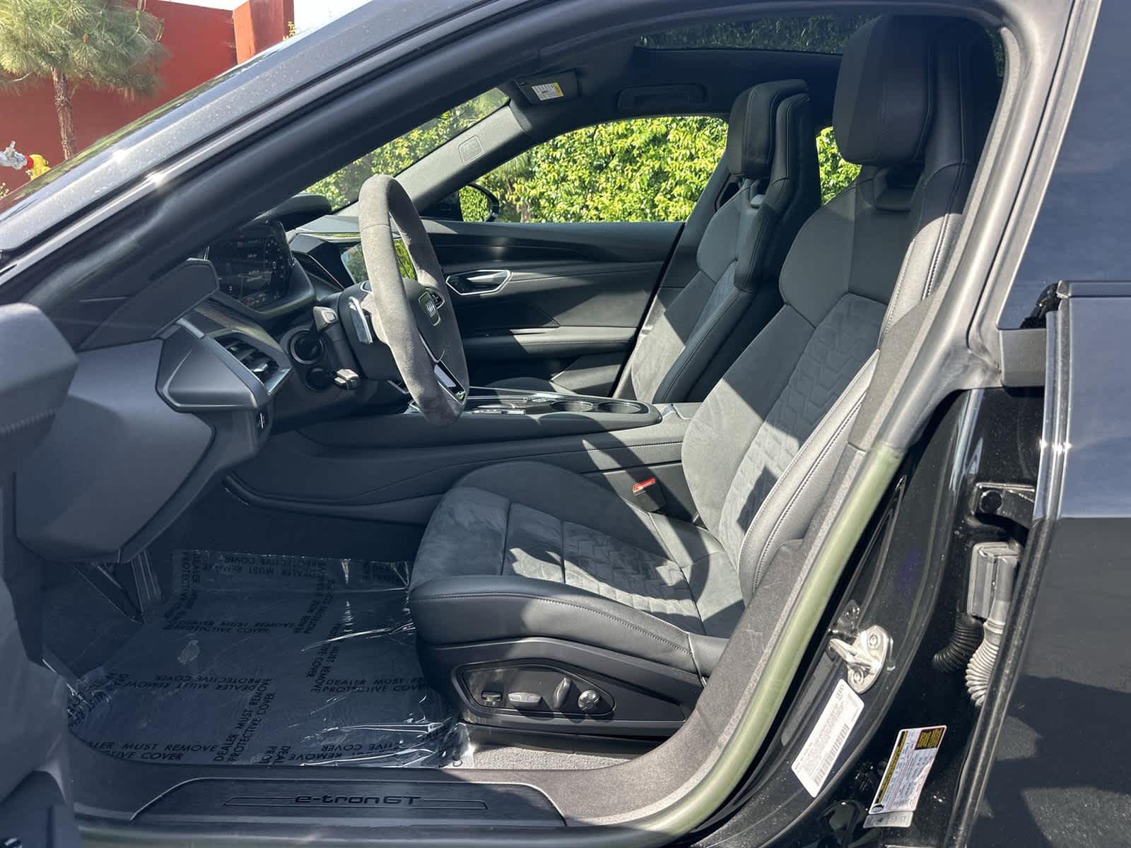 Thumbnail: 2022 Audi e-tron GT - 11