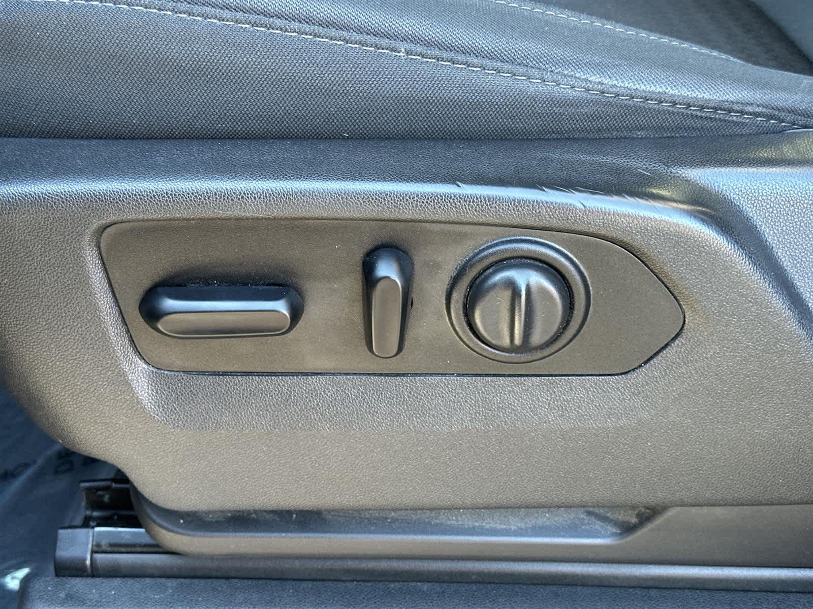 Thumbnail: 2019 Chevrolet Silverado 1500 - 22